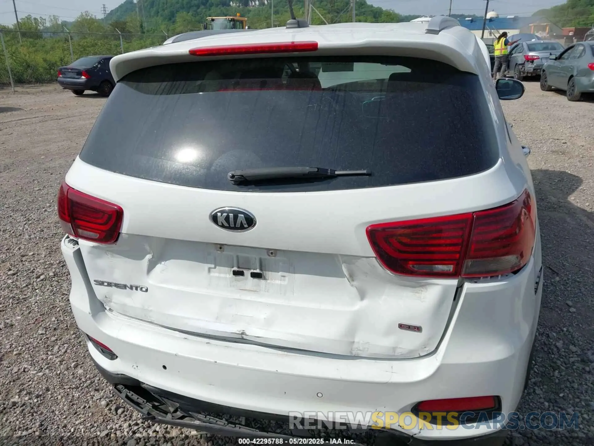 6 Photograph of a damaged car 5XYPGDA3XLG629029 KIA SORENTO 2020