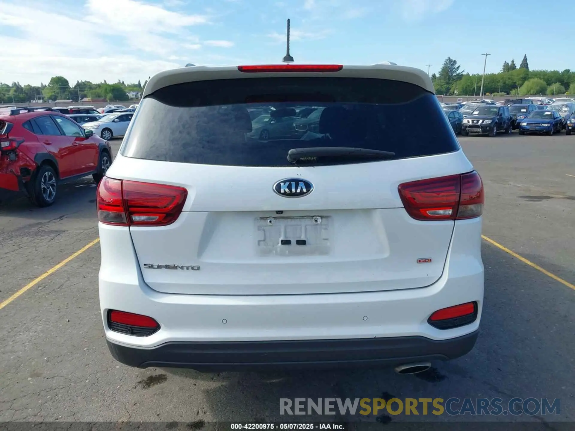 15 Photograph of a damaged car 5XYPGDA3XLG649958 KIA SORENTO 2020