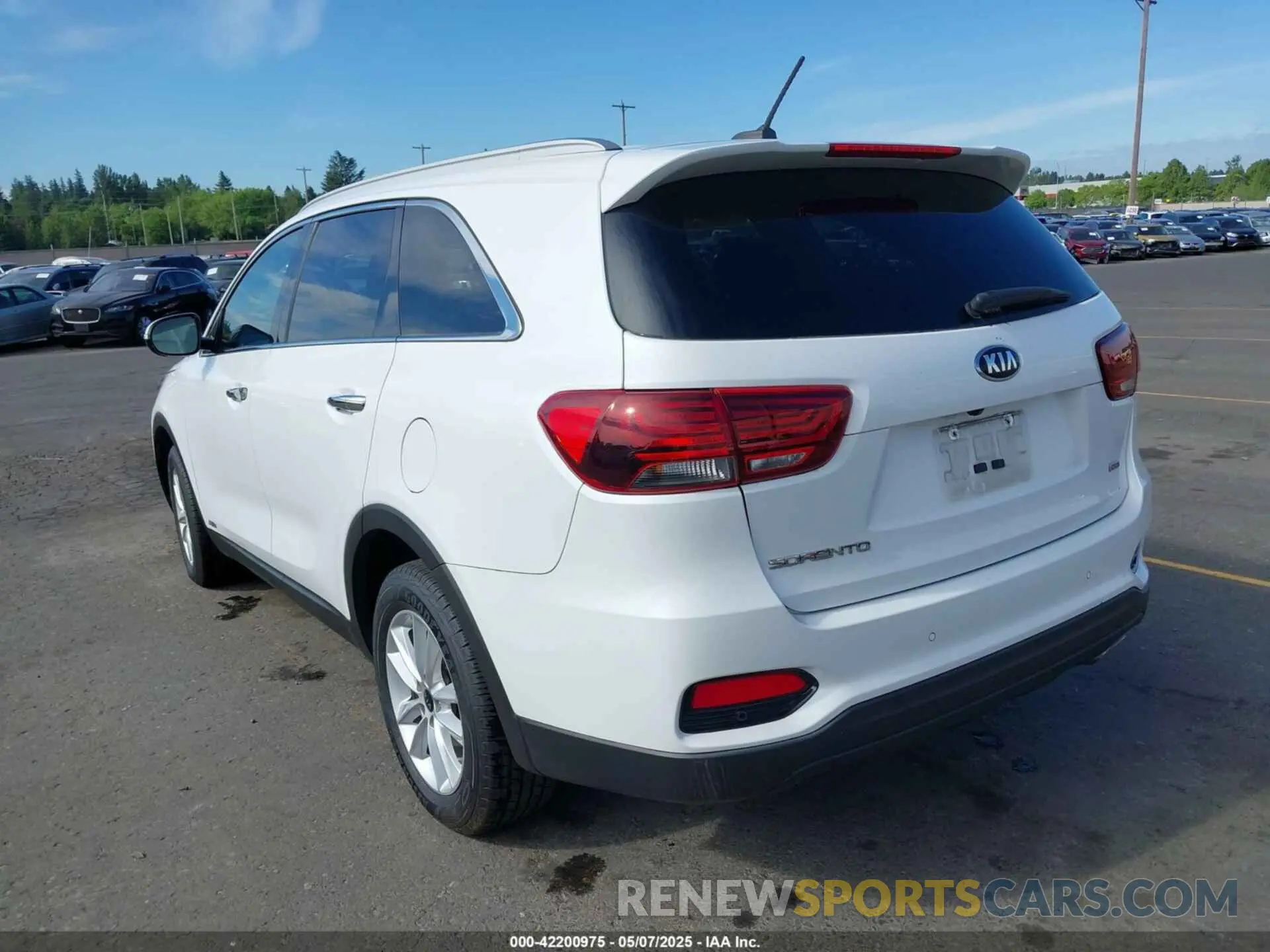 3 Photograph of a damaged car 5XYPGDA3XLG649958 KIA SORENTO 2020