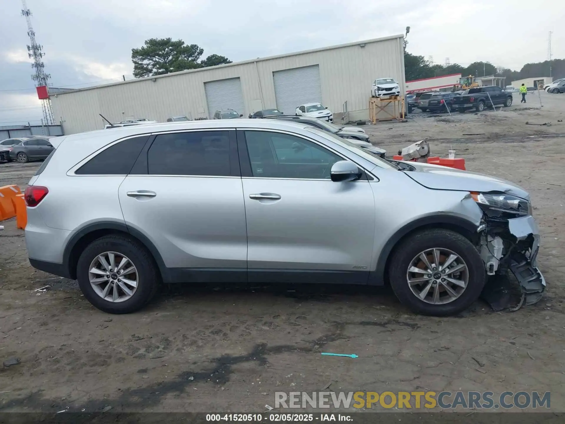 13 Photograph of a damaged car 5XYPGDA50LG619045 KIA SORENTO 2020