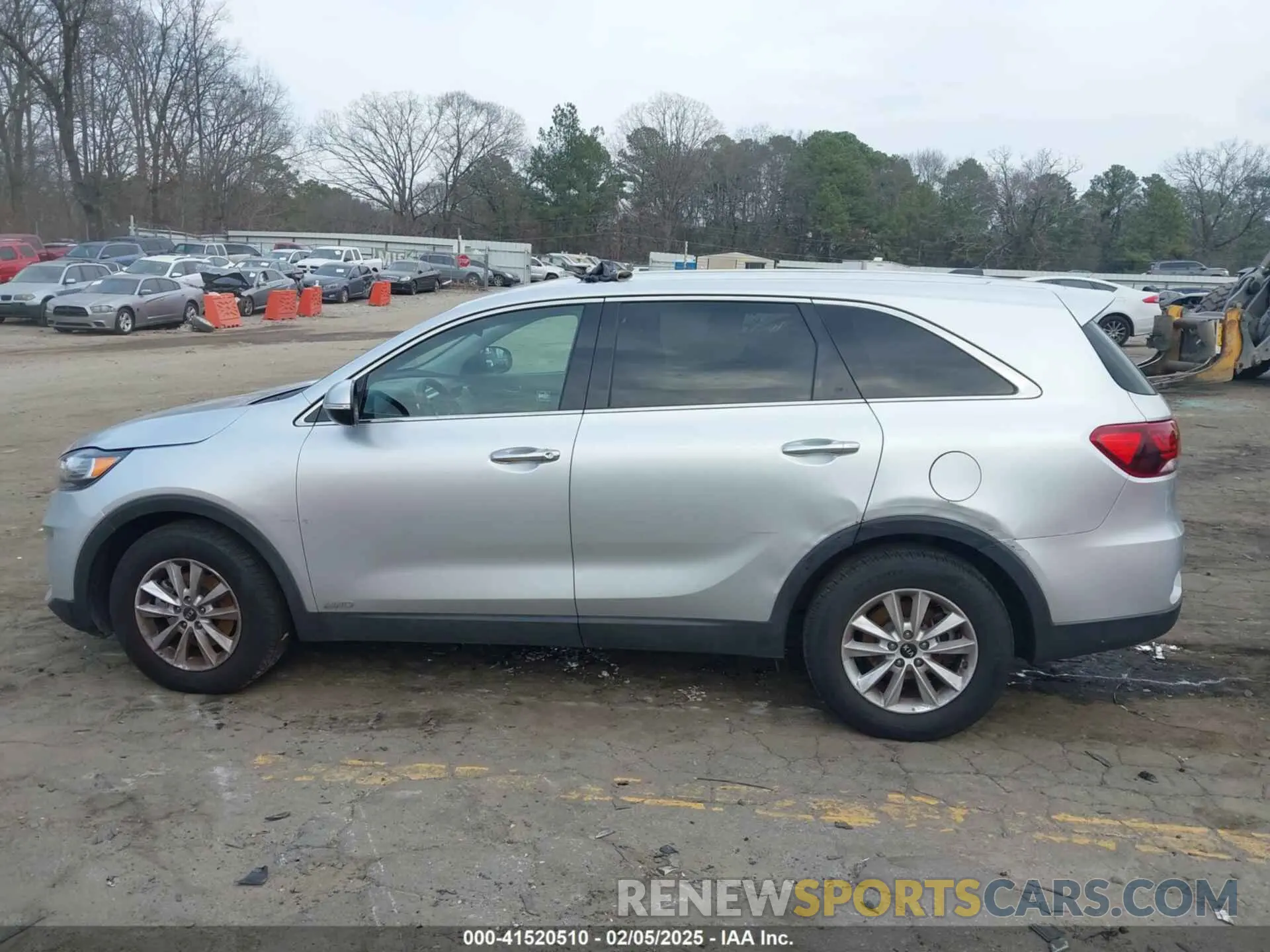 14 Photograph of a damaged car 5XYPGDA50LG619045 KIA SORENTO 2020