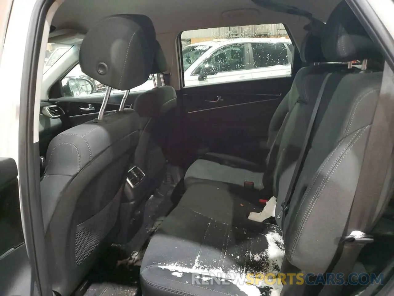 10 Photograph of a damaged car 5XYPGDA51LG700748 KIA SORENTO 2020