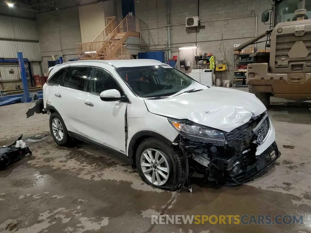 4 Photograph of a damaged car 5XYPGDA51LG700748 KIA SORENTO 2020