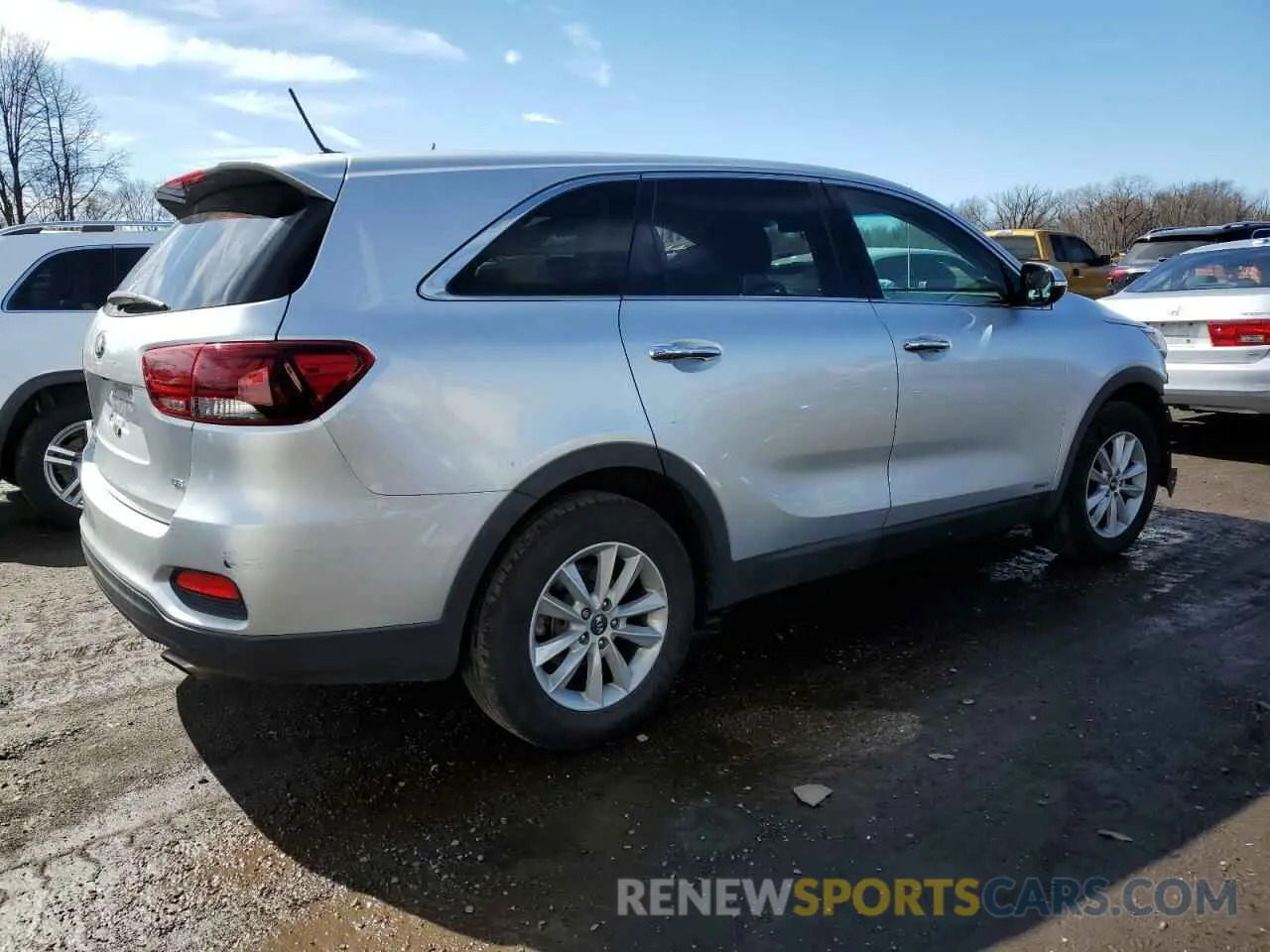 3 Photograph of a damaged car 5XYPGDA52LG618026 KIA SORENTO 2020