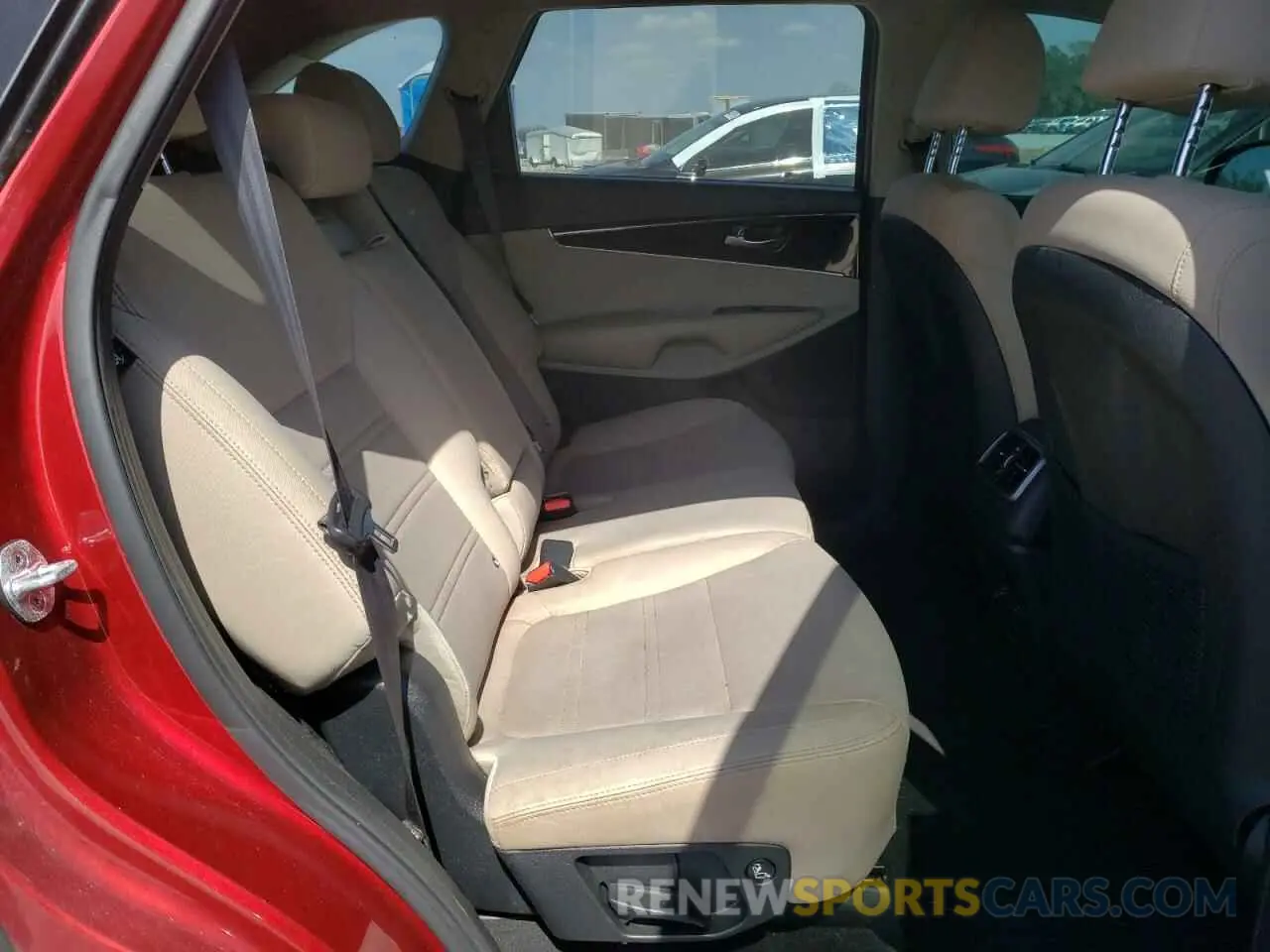 11 Photograph of a damaged car 5XYPGDA53LG662195 KIA SORENTO 2020