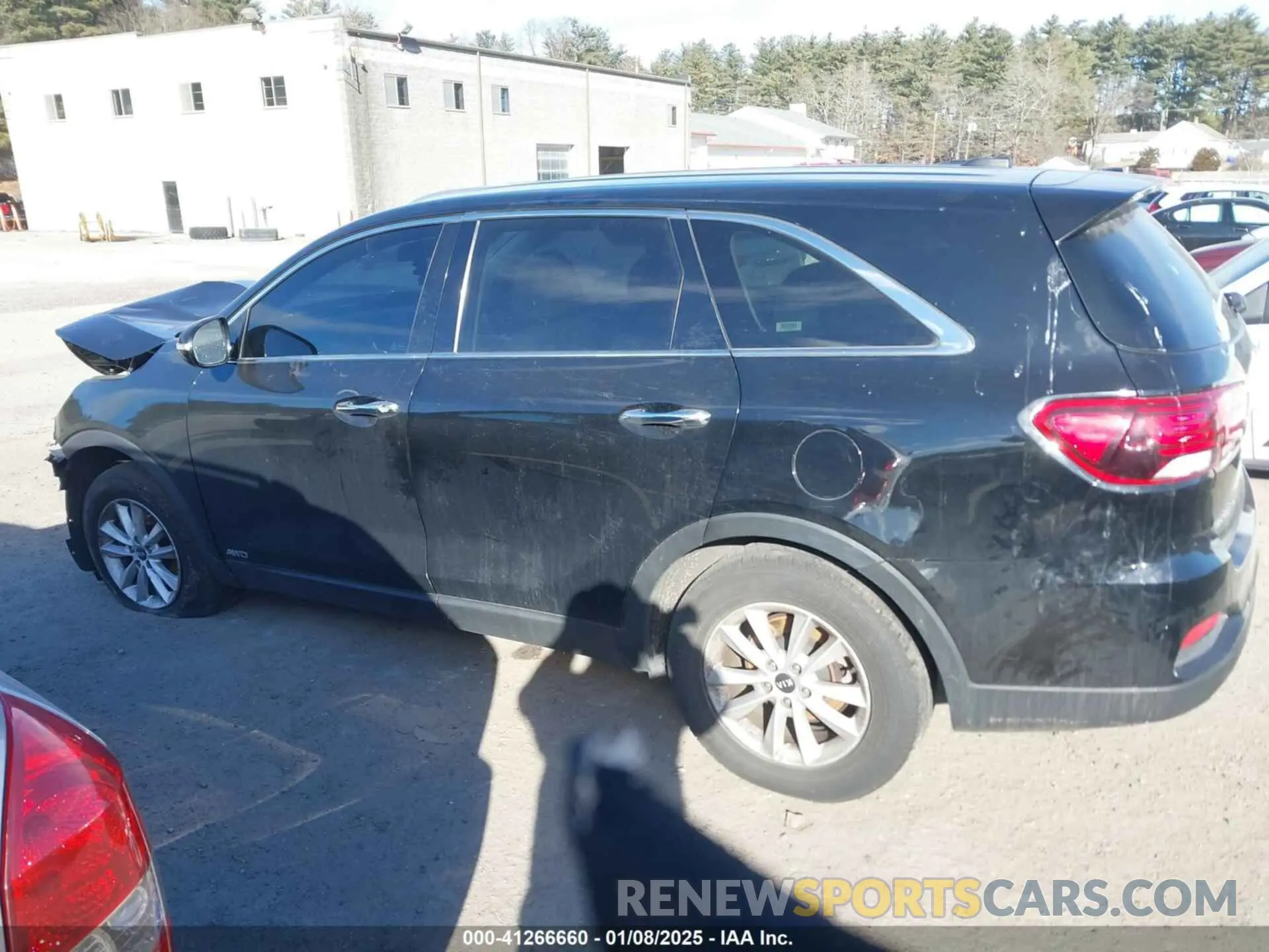 14 Photograph of a damaged car 5XYPGDA54LG619310 KIA SORENTO 2020