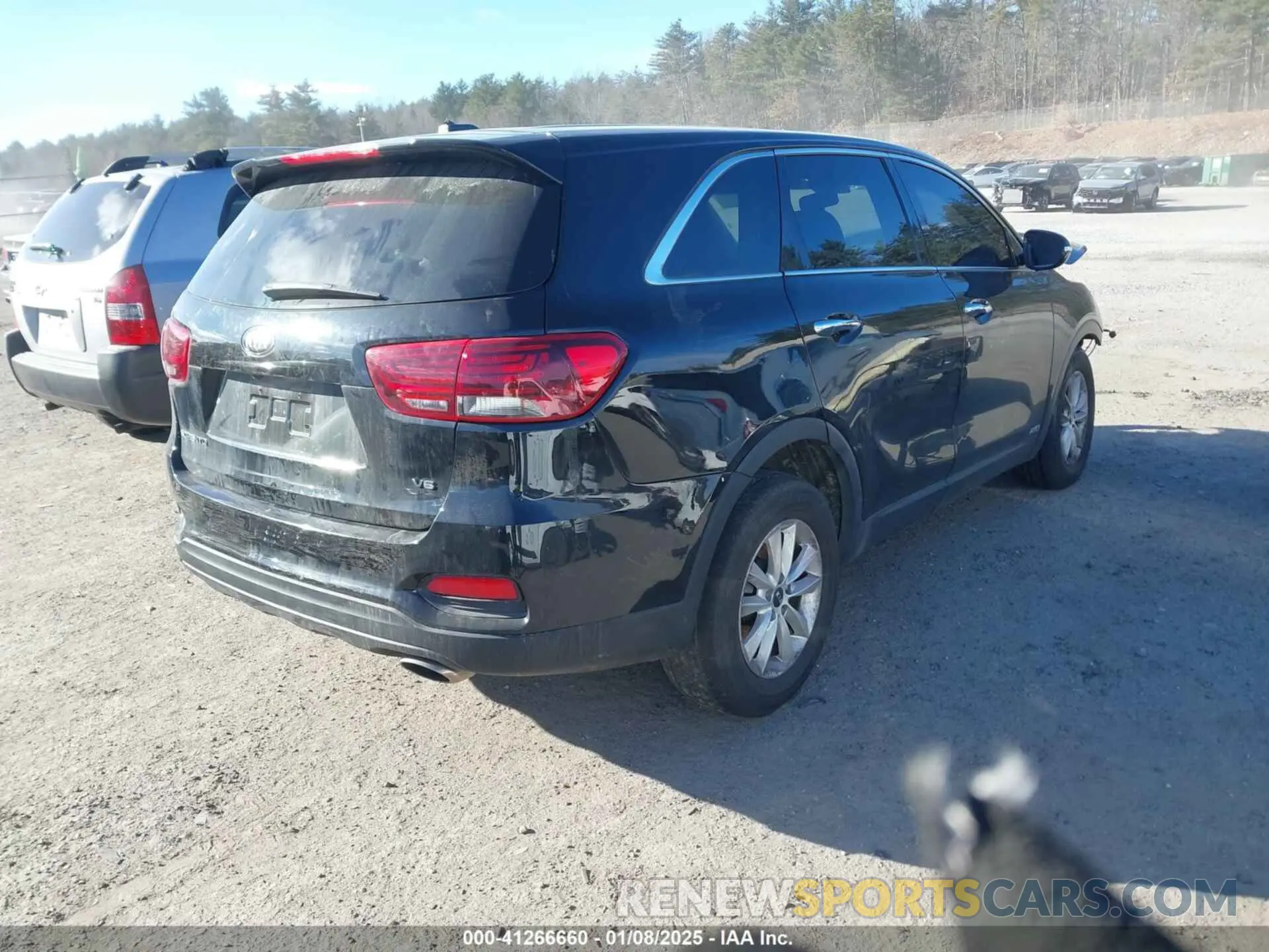 4 Photograph of a damaged car 5XYPGDA54LG619310 KIA SORENTO 2020