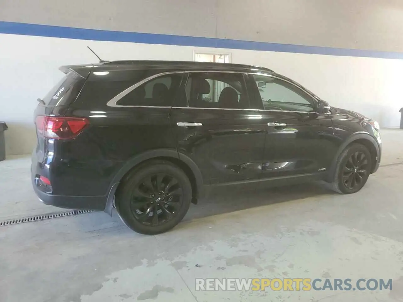3 Photograph of a damaged car 5XYPGDA54LG656373 KIA SORENTO 2020