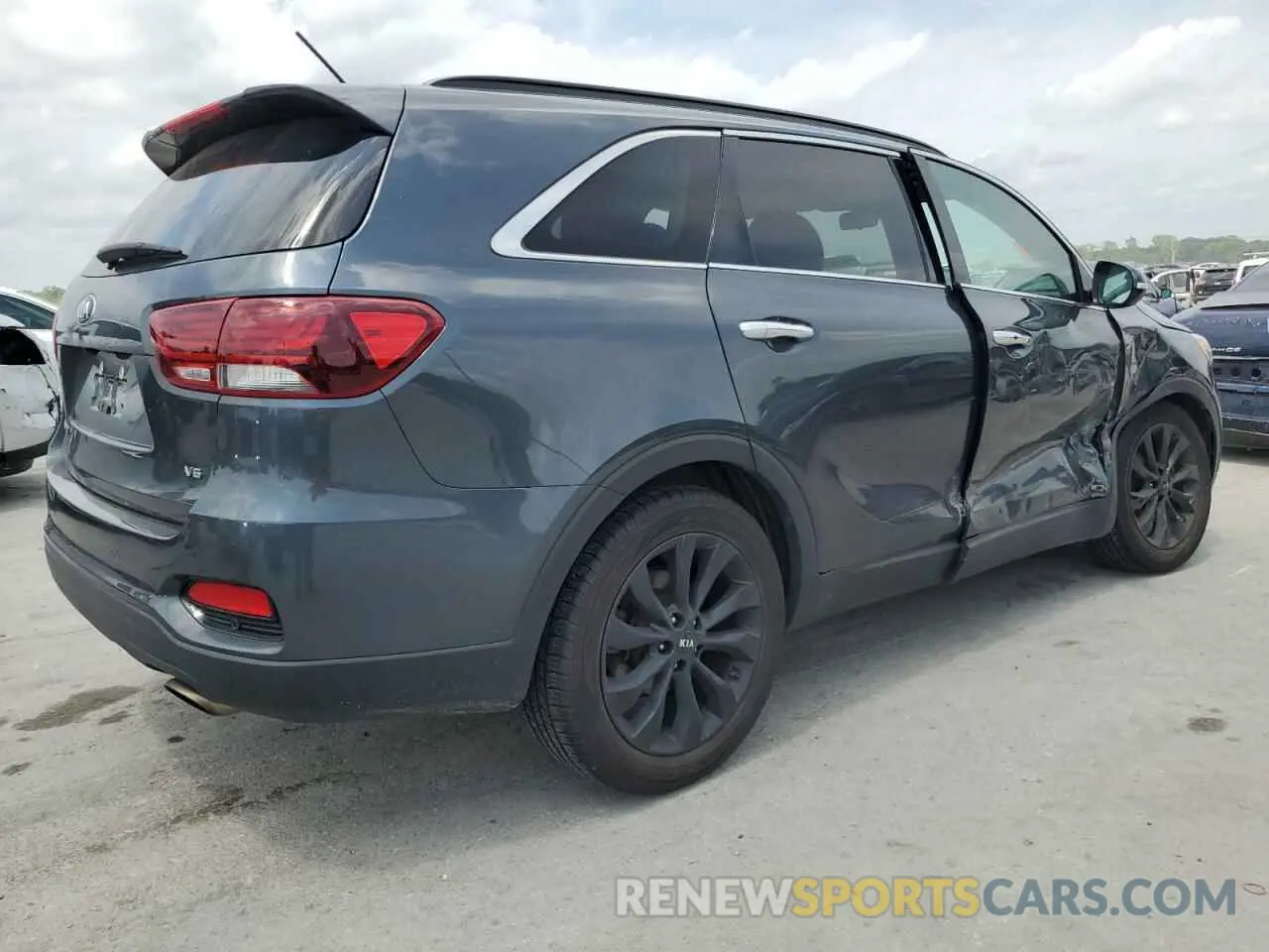 3 Photograph of a damaged car 5XYPGDA54LG686182 KIA SORENTO 2020
