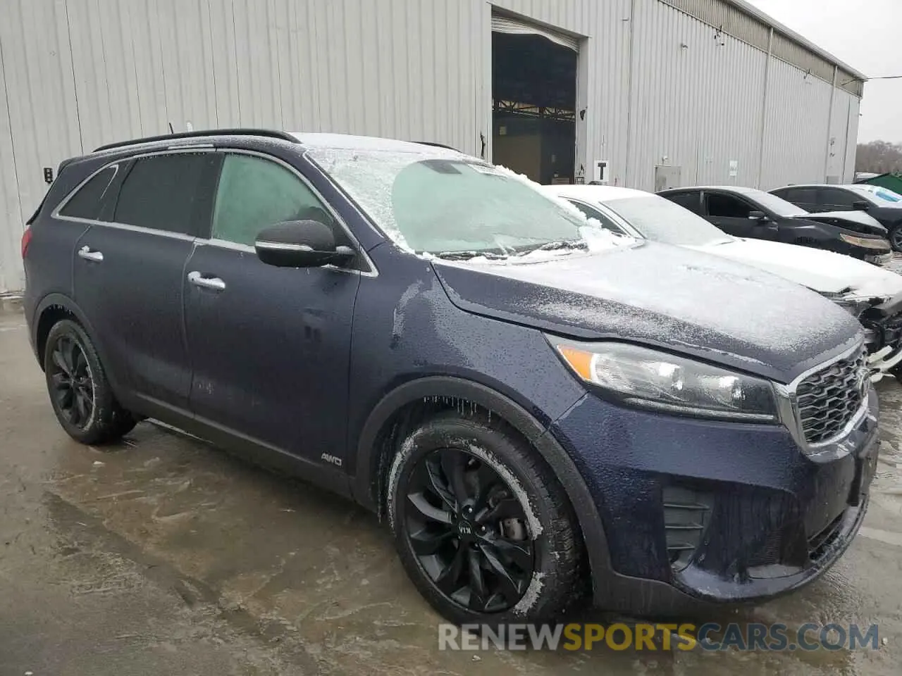 4 Photograph of a damaged car 5XYPGDA55LG691732 KIA SORENTO 2020