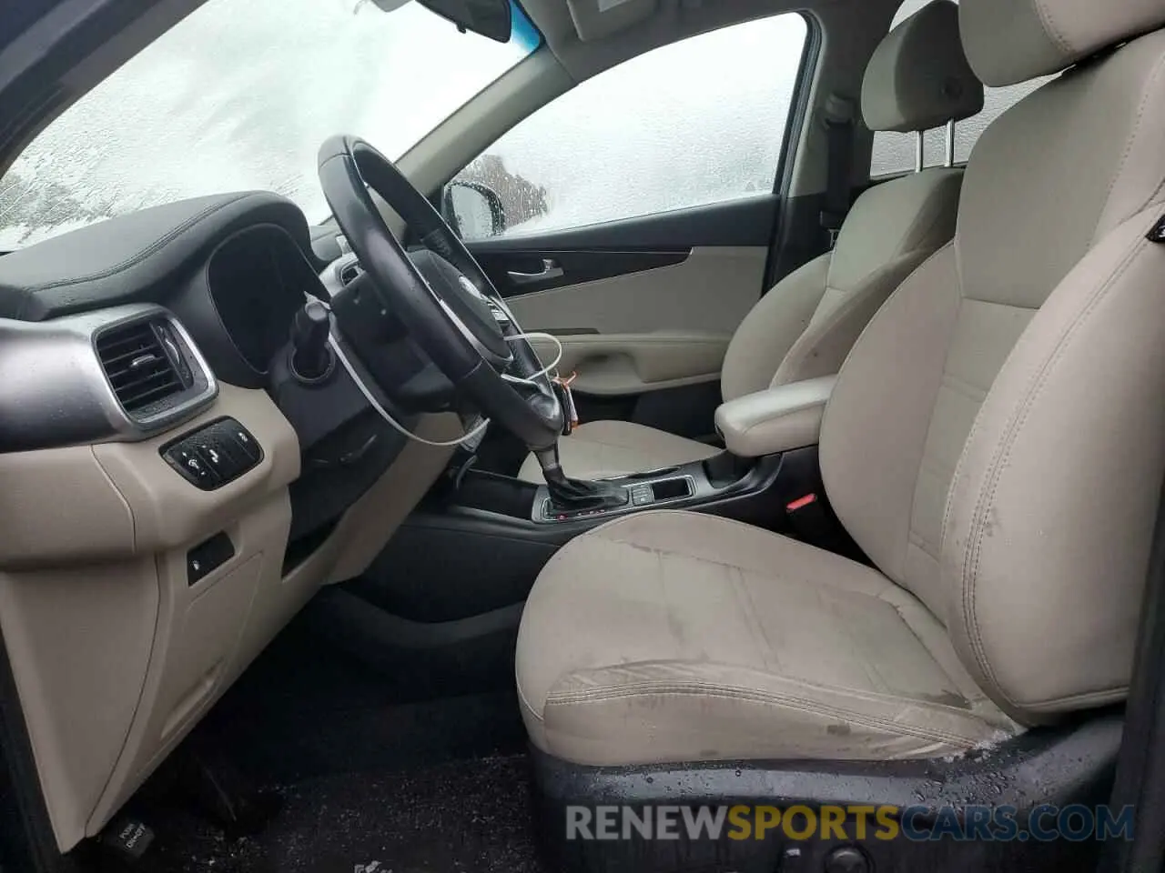 7 Photograph of a damaged car 5XYPGDA55LG691732 KIA SORENTO 2020