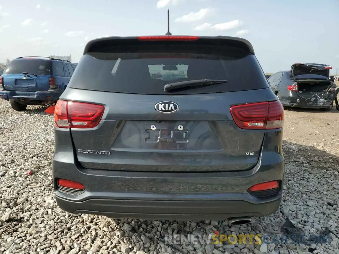 6 Photograph of a damaged car 5XYPGDA55LG692363 KIA SORENTO 2020