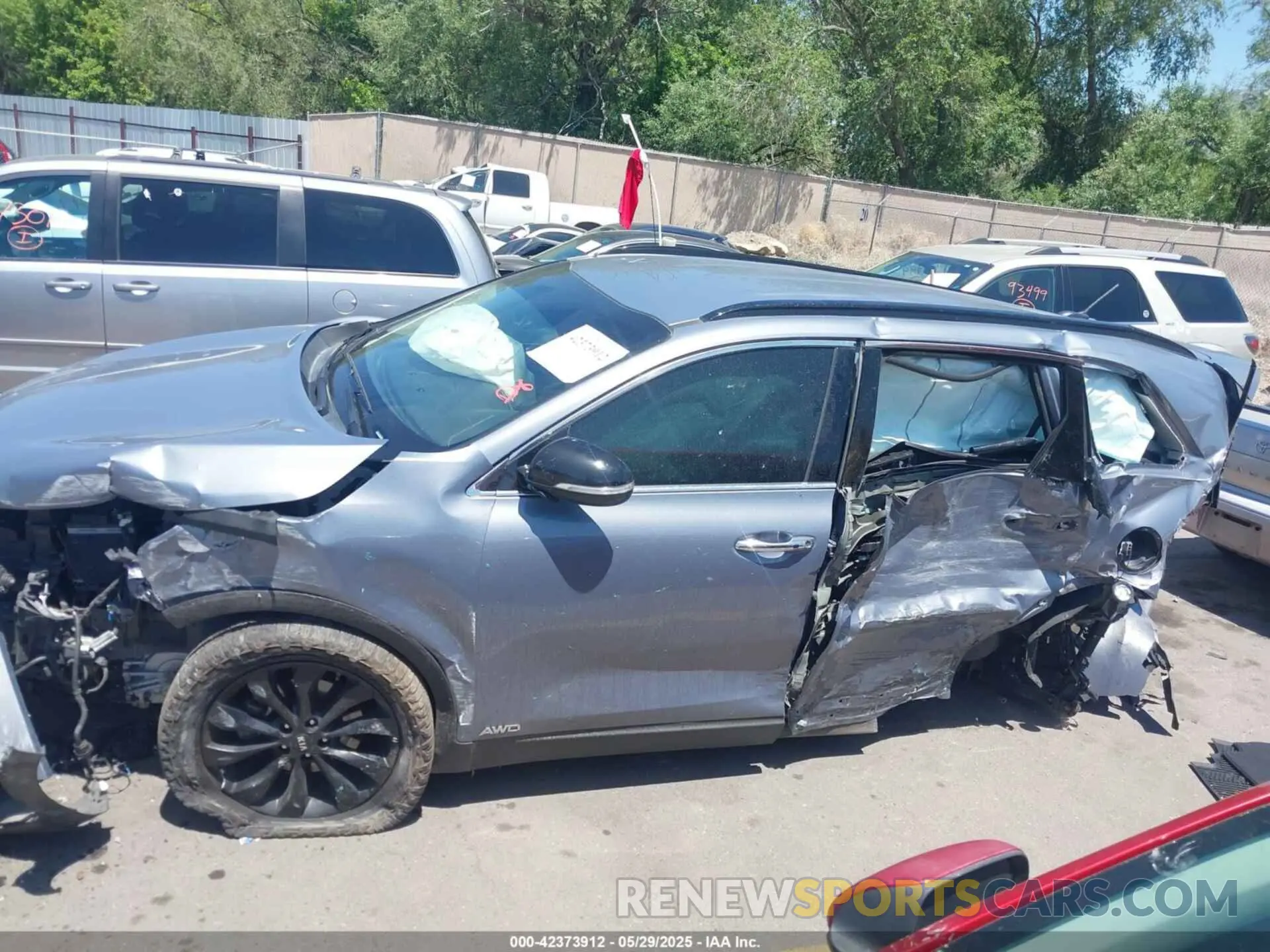 14 Photograph of a damaged car 5XYPGDA56LG636500 KIA SORENTO 2020