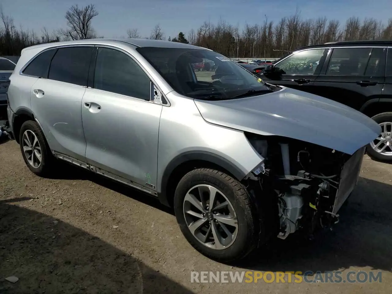 4 Photograph of a damaged car 5XYPGDA56LG683686 KIA SORENTO 2020