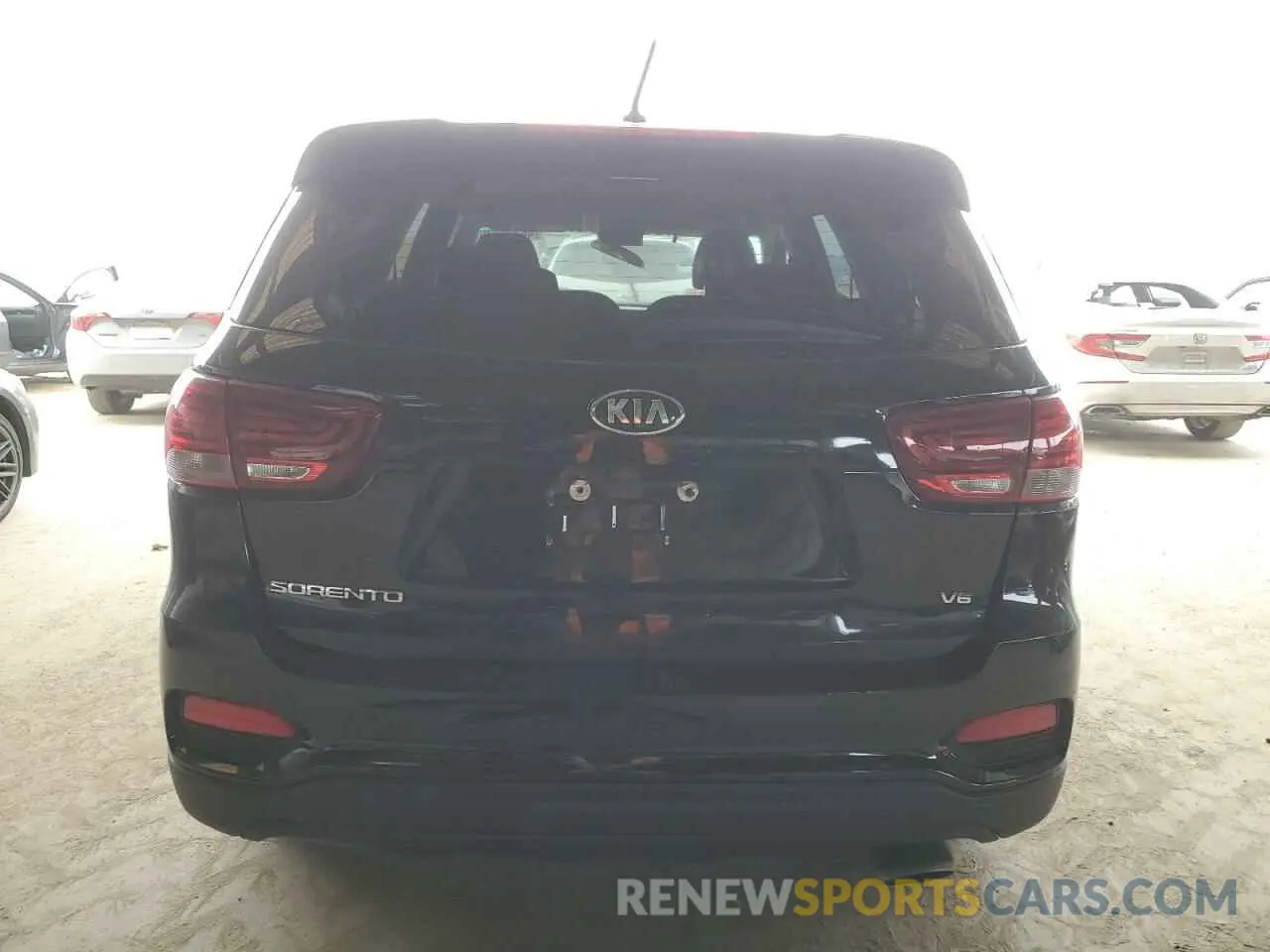 6 Photograph of a damaged car 5XYPGDA57LG617342 KIA SORENTO 2020