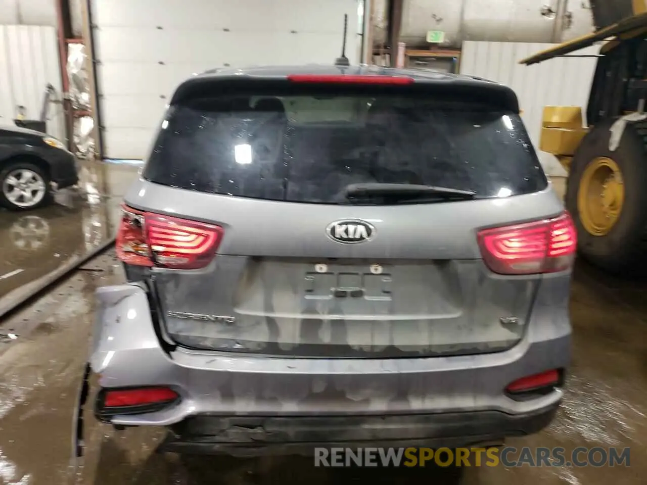 6 Photograph of a damaged car 5XYPGDA57LG617826 KIA SORENTO 2020