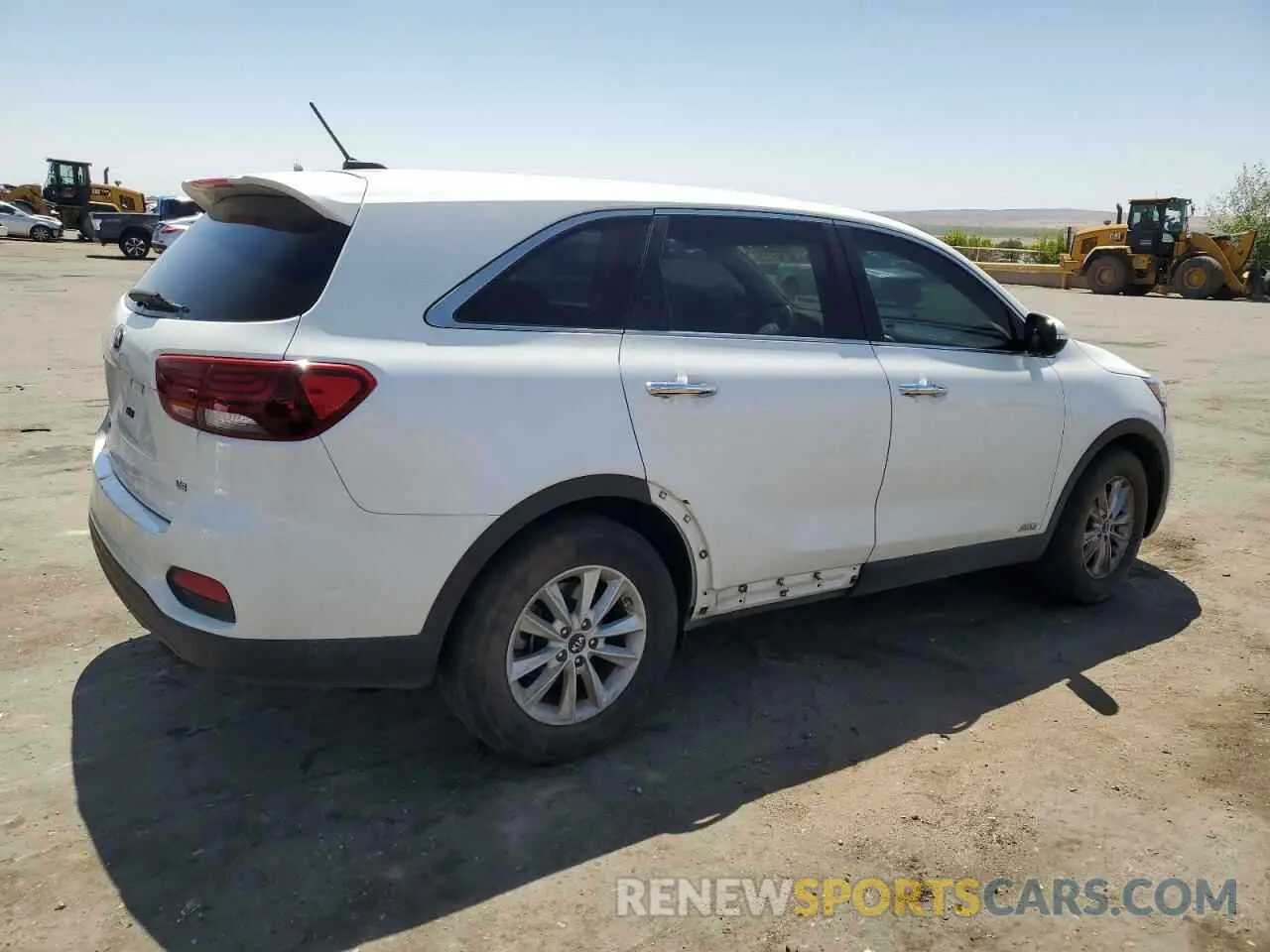 3 Photograph of a damaged car 5XYPGDA59LG619478 KIA SORENTO 2020