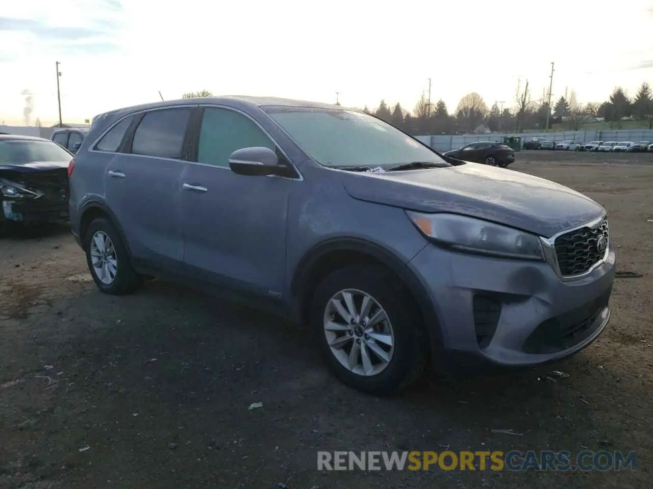 4 Photograph of a damaged car 5XYPGDA59LG620467 KIA SORENTO 2020