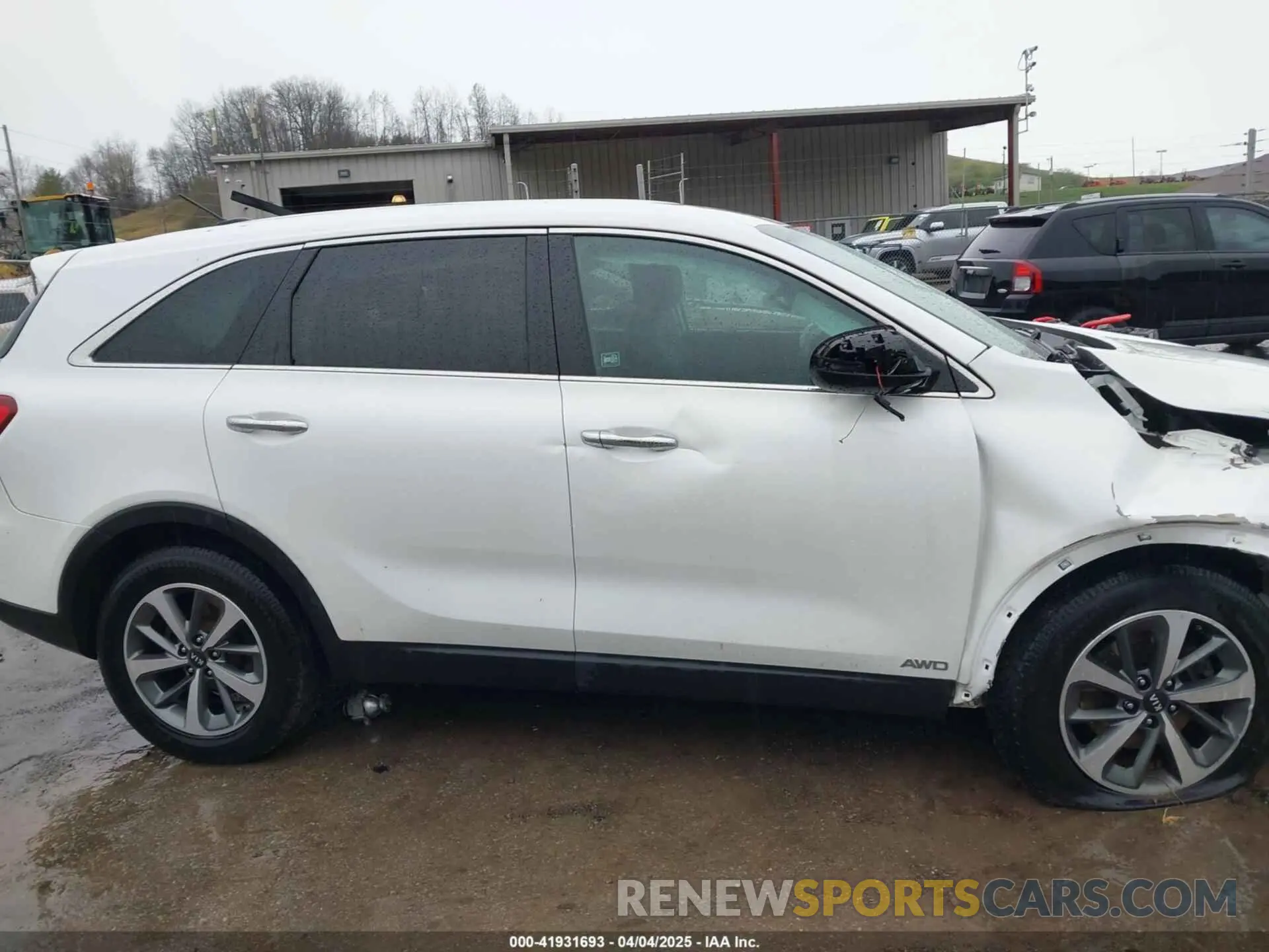 13 Photograph of a damaged car 5XYPGDA59LG664842 KIA SORENTO 2020