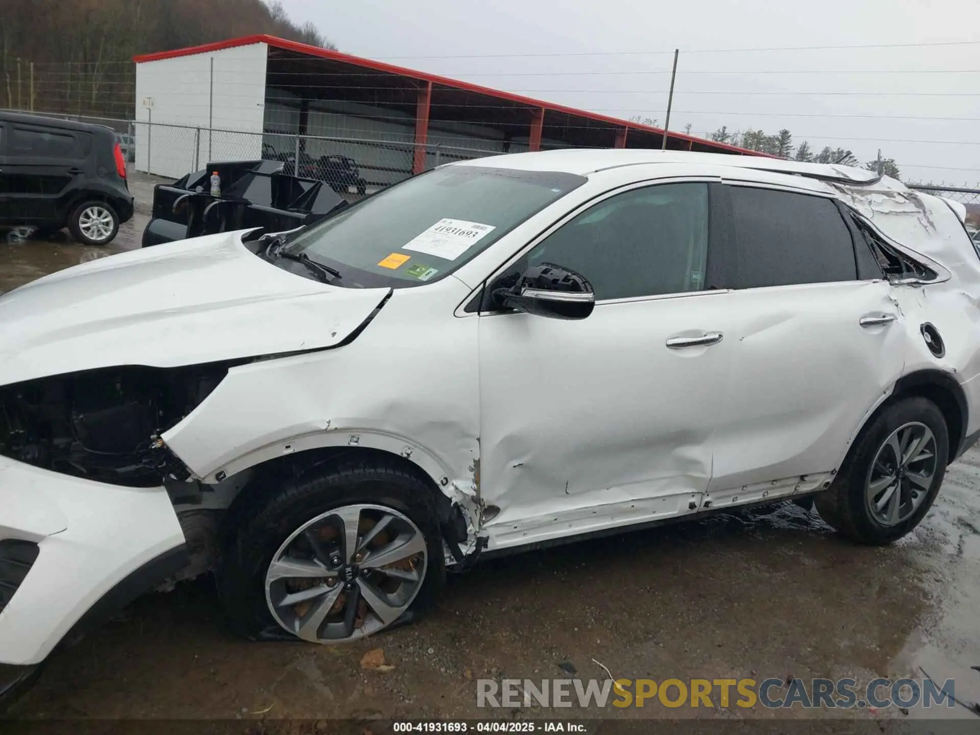 6 Photograph of a damaged car 5XYPGDA59LG664842 KIA SORENTO 2020