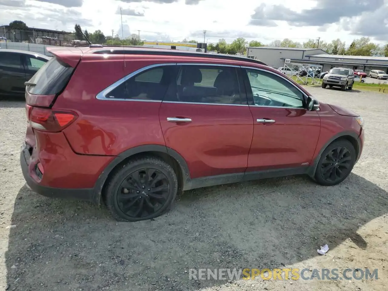 3 Photograph of a damaged car 5XYPGDA59LG695122 KIA SORENTO 2020