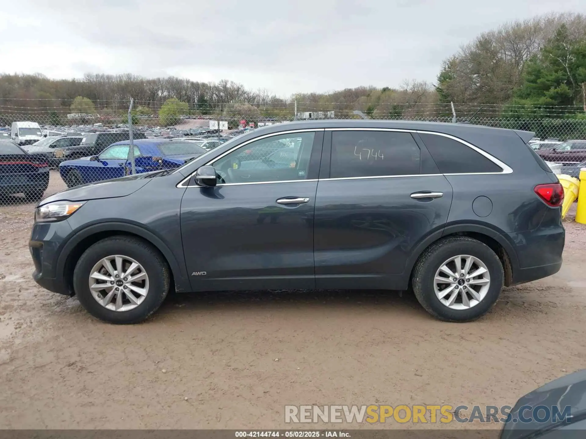 14 Photograph of a damaged car 5XYPGDA5XLG618548 KIA SORENTO 2020