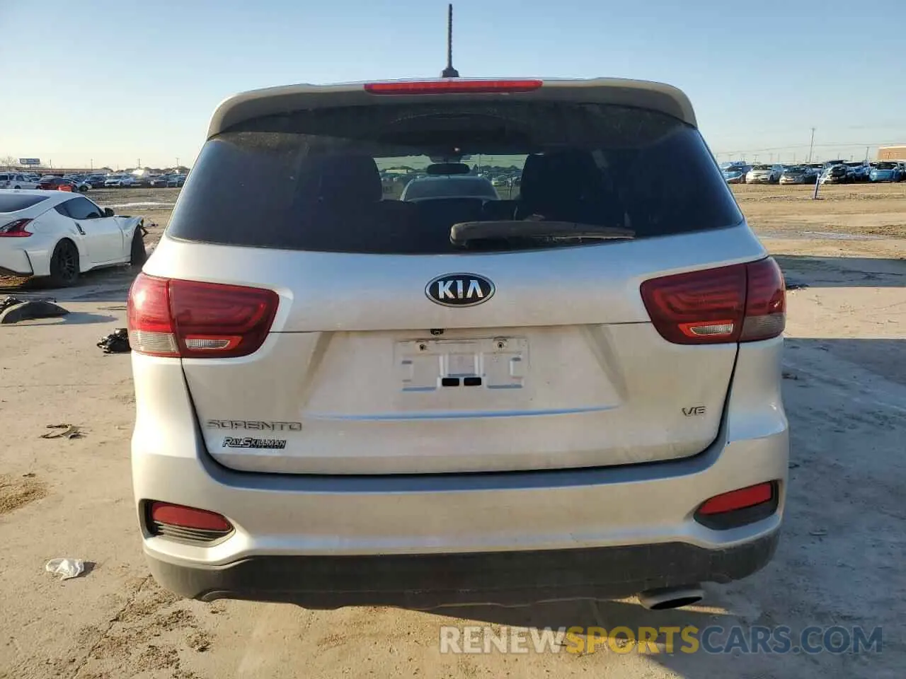 6 Photograph of a damaged car 5XYPGDA5XLG620493 KIA SORENTO 2020
