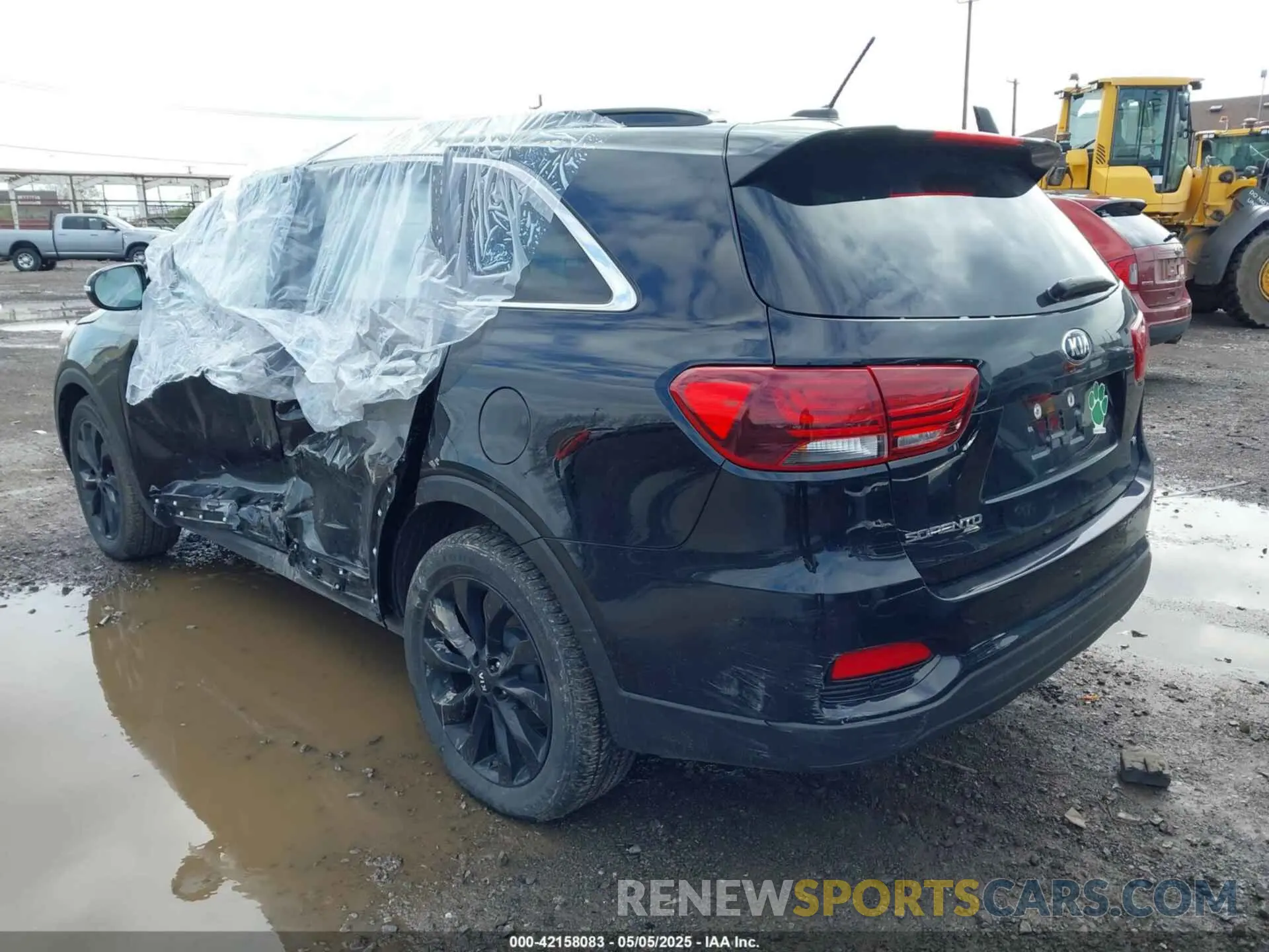 3 Photograph of a damaged car 5XYPGDA5XLG680807 KIA SORENTO 2020
