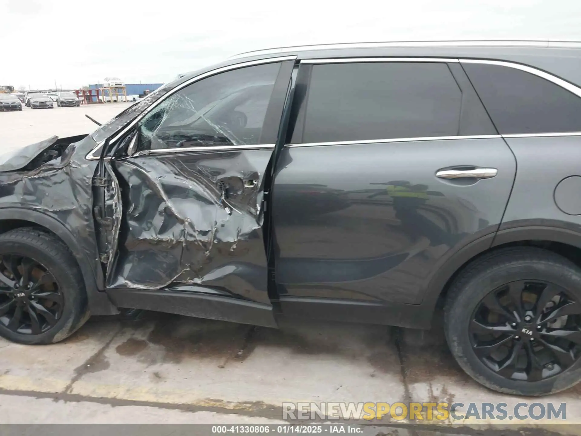 14 Photograph of a damaged car 5XYPH4A50LG666153 KIA SORENTO 2020