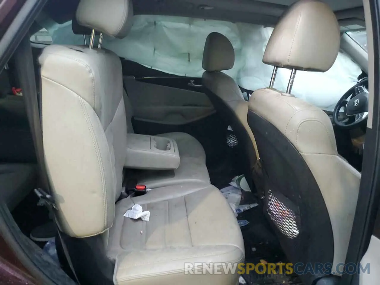 11 Photograph of a damaged car 5XYPH4A57LG693432 KIA SORENTO 2020