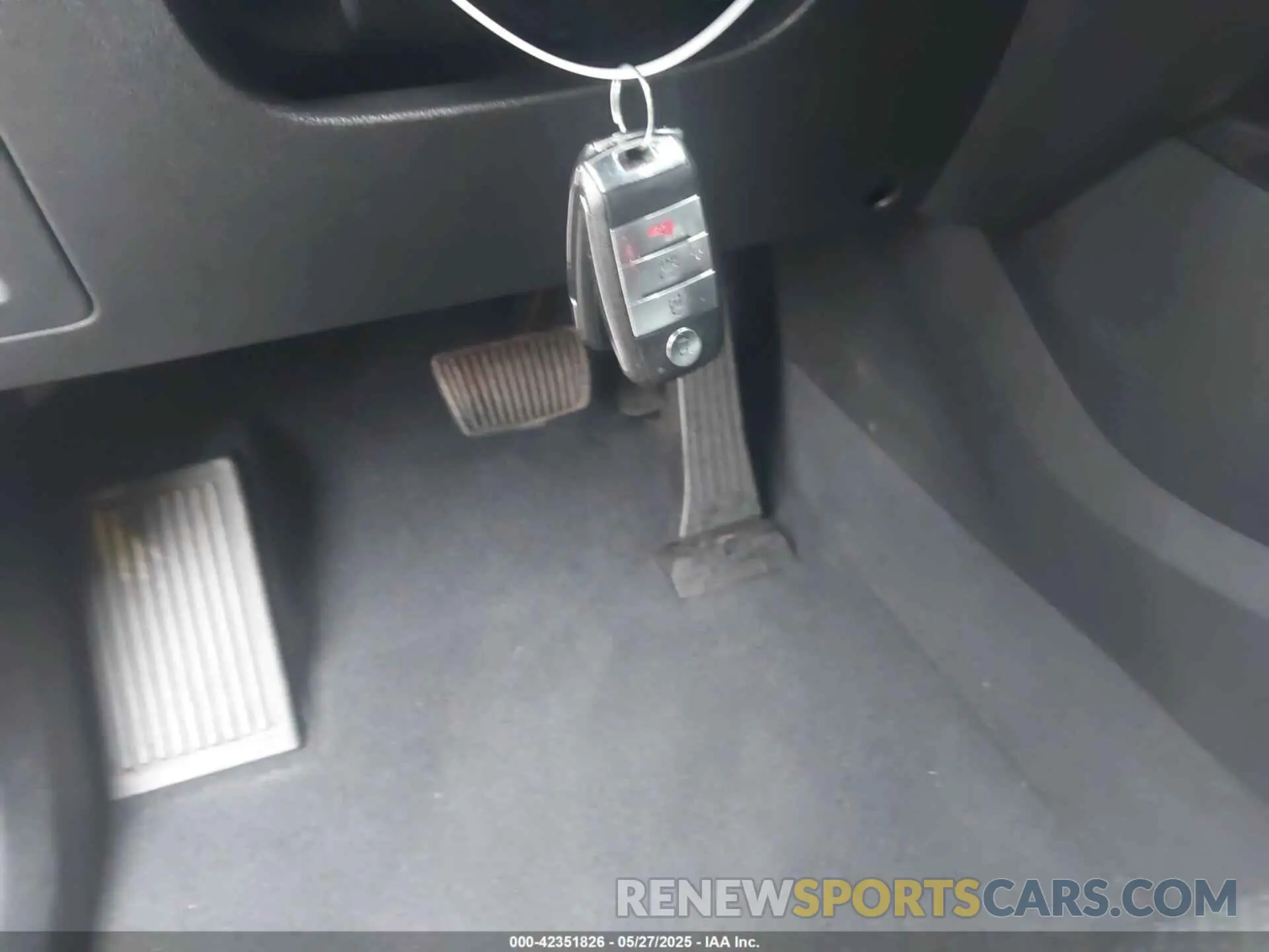 11 Photograph of a damaged car 5XYPH4A58LG658348 KIA SORENTO 2020