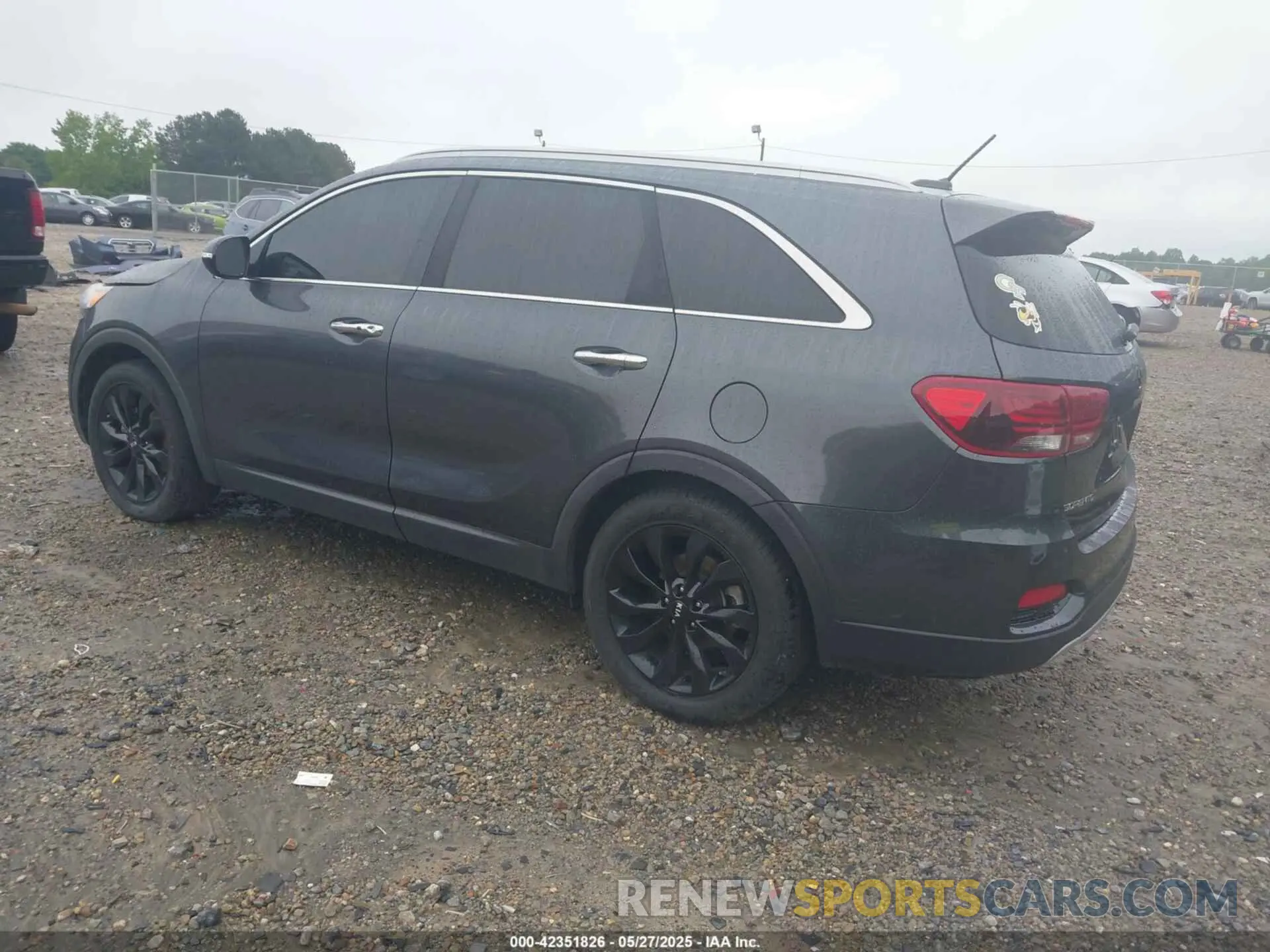 3 Photograph of a damaged car 5XYPH4A58LG658348 KIA SORENTO 2020