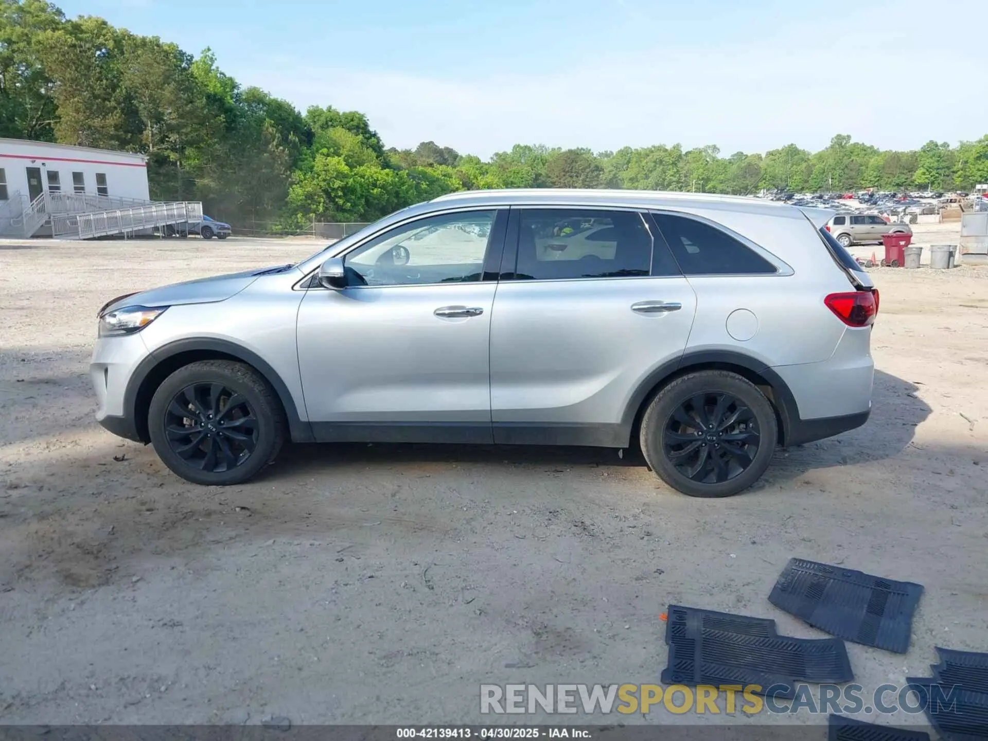 14 Photograph of a damaged car 5XYPH4A58LG709332 KIA SORENTO 2020