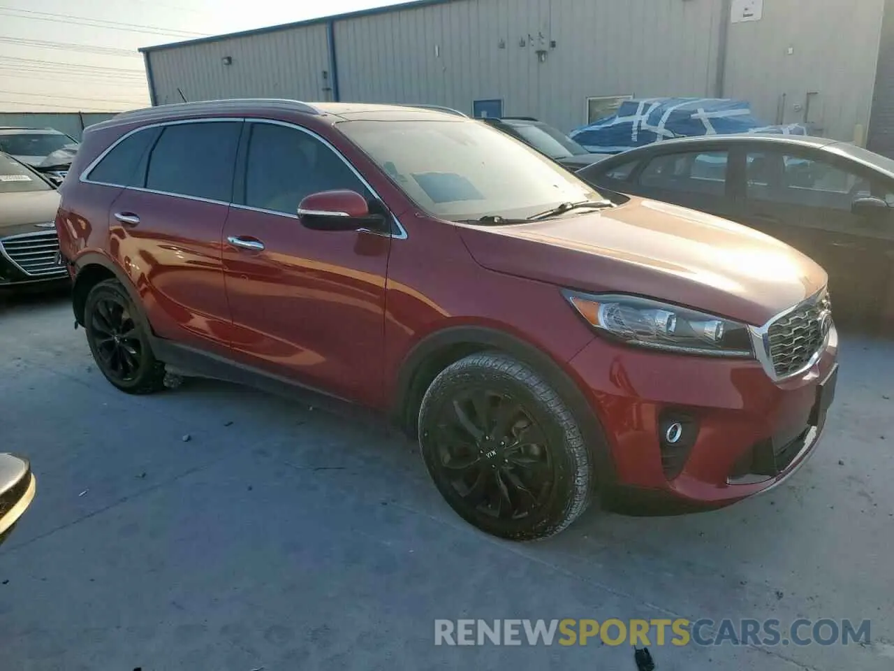 4 Photograph of a damaged car 5XYPH4A59LG701885 KIA SORENTO 2020