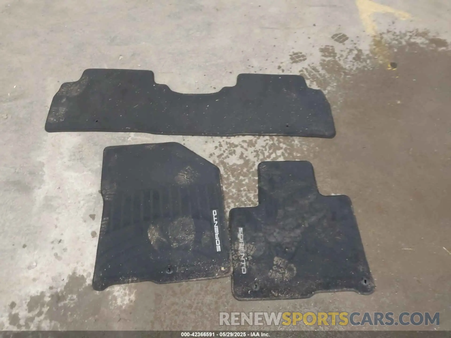 12 Photograph of a damaged car 5XYPHDA50LG688315 KIA SORENTO 2020