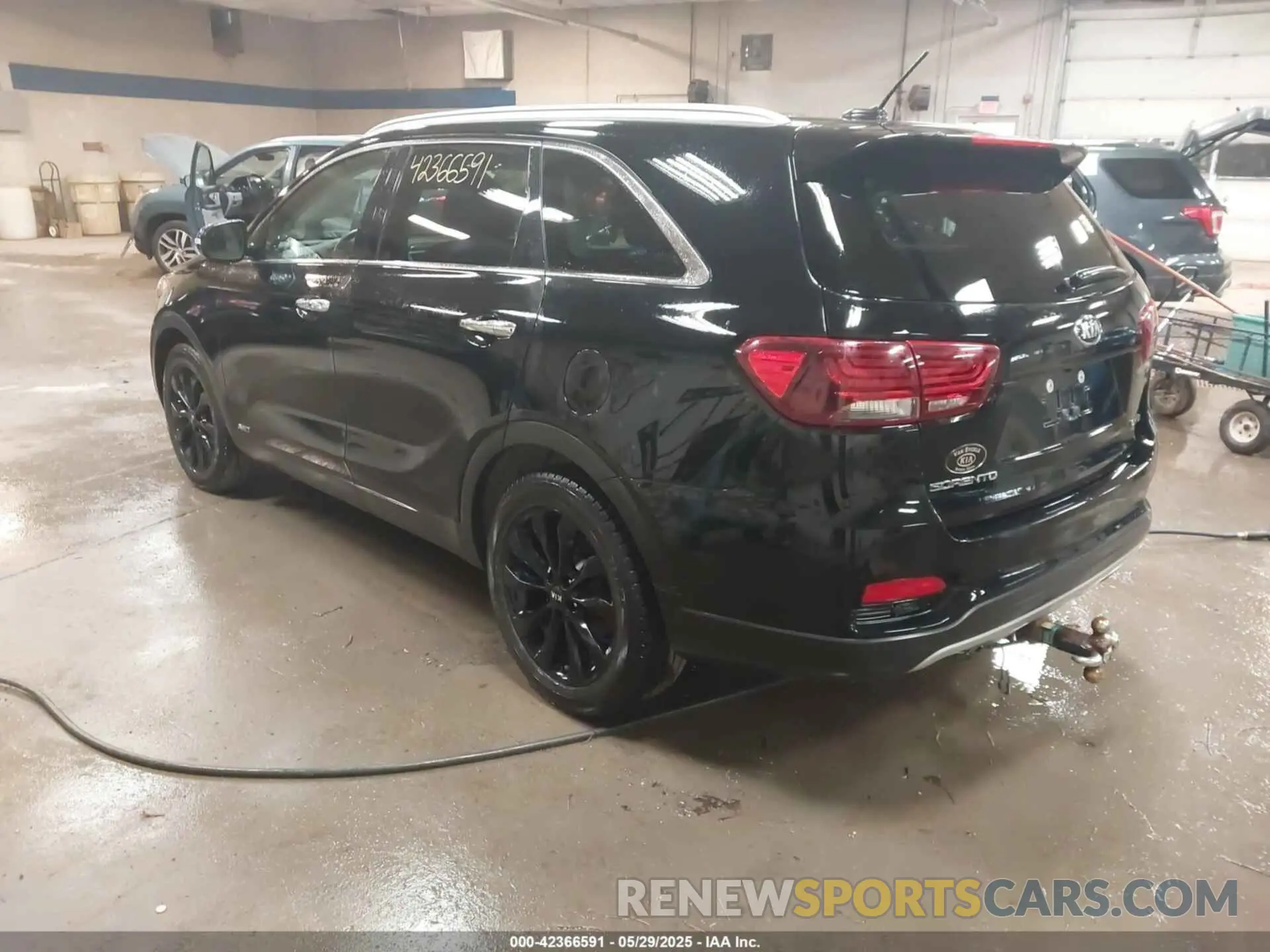 3 Photograph of a damaged car 5XYPHDA50LG688315 KIA SORENTO 2020