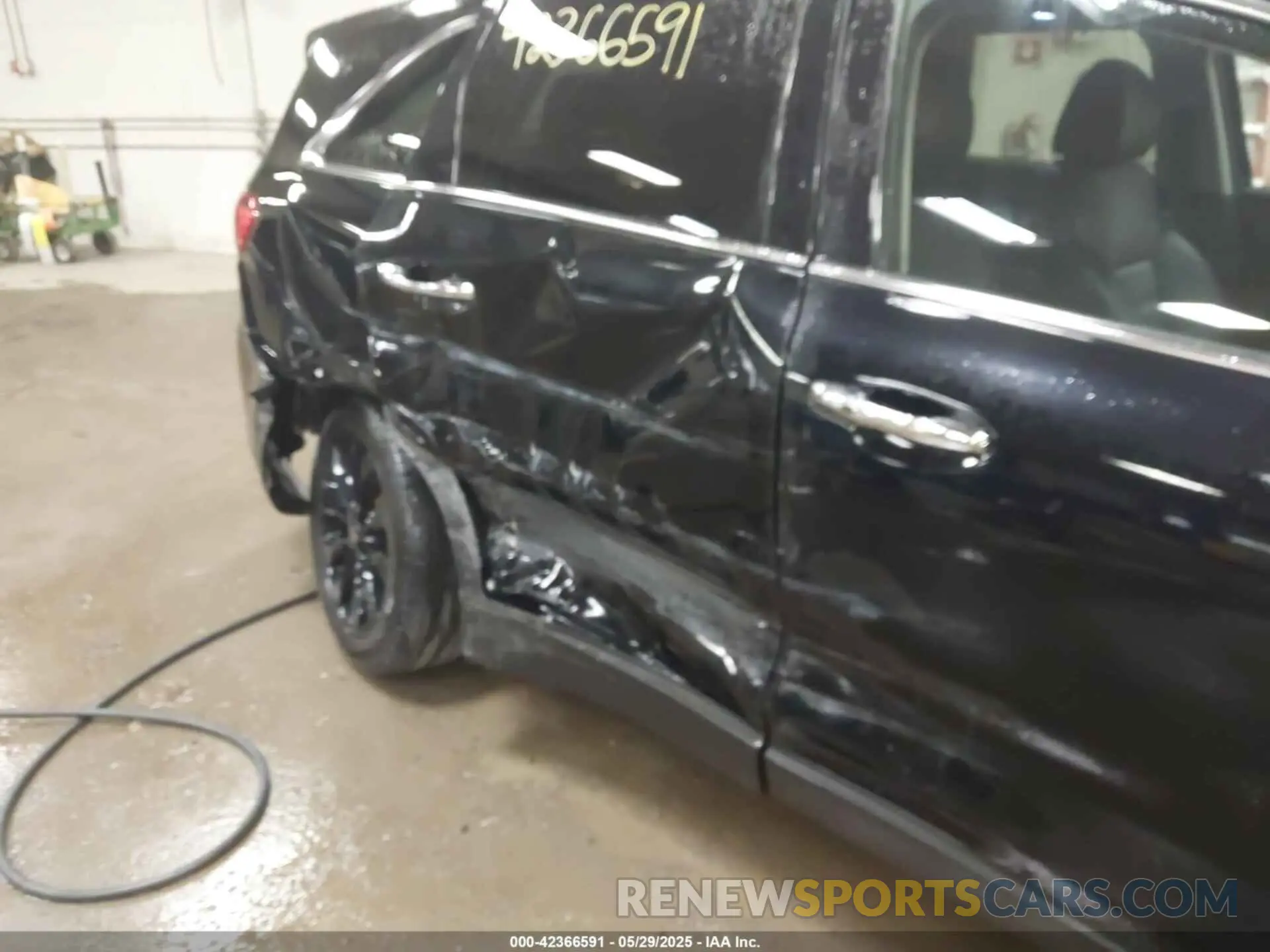 6 Photograph of a damaged car 5XYPHDA50LG688315 KIA SORENTO 2020
