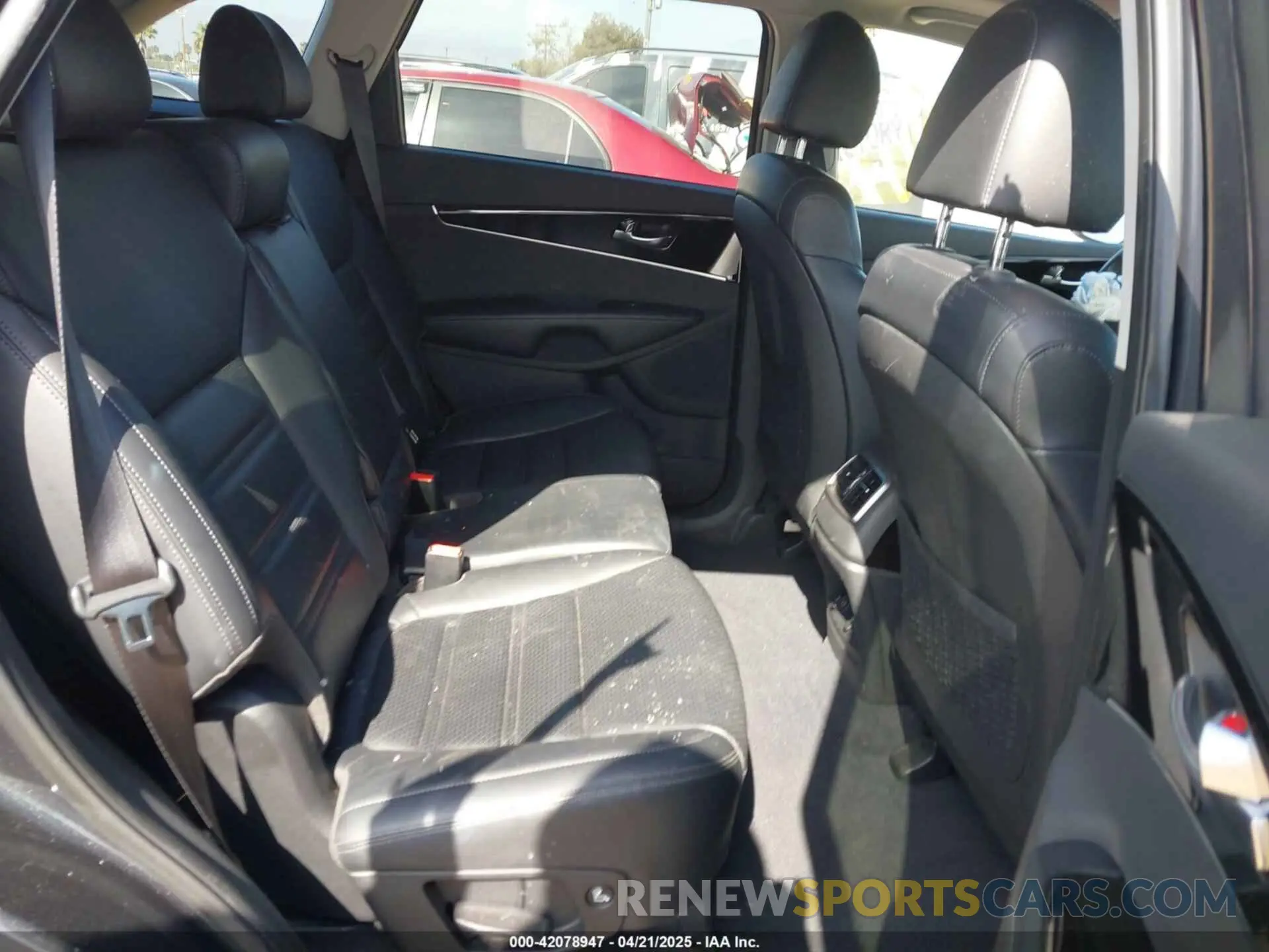 8 Photograph of a damaged car 5XYPHDA52LG710671 KIA SORENTO 2020
