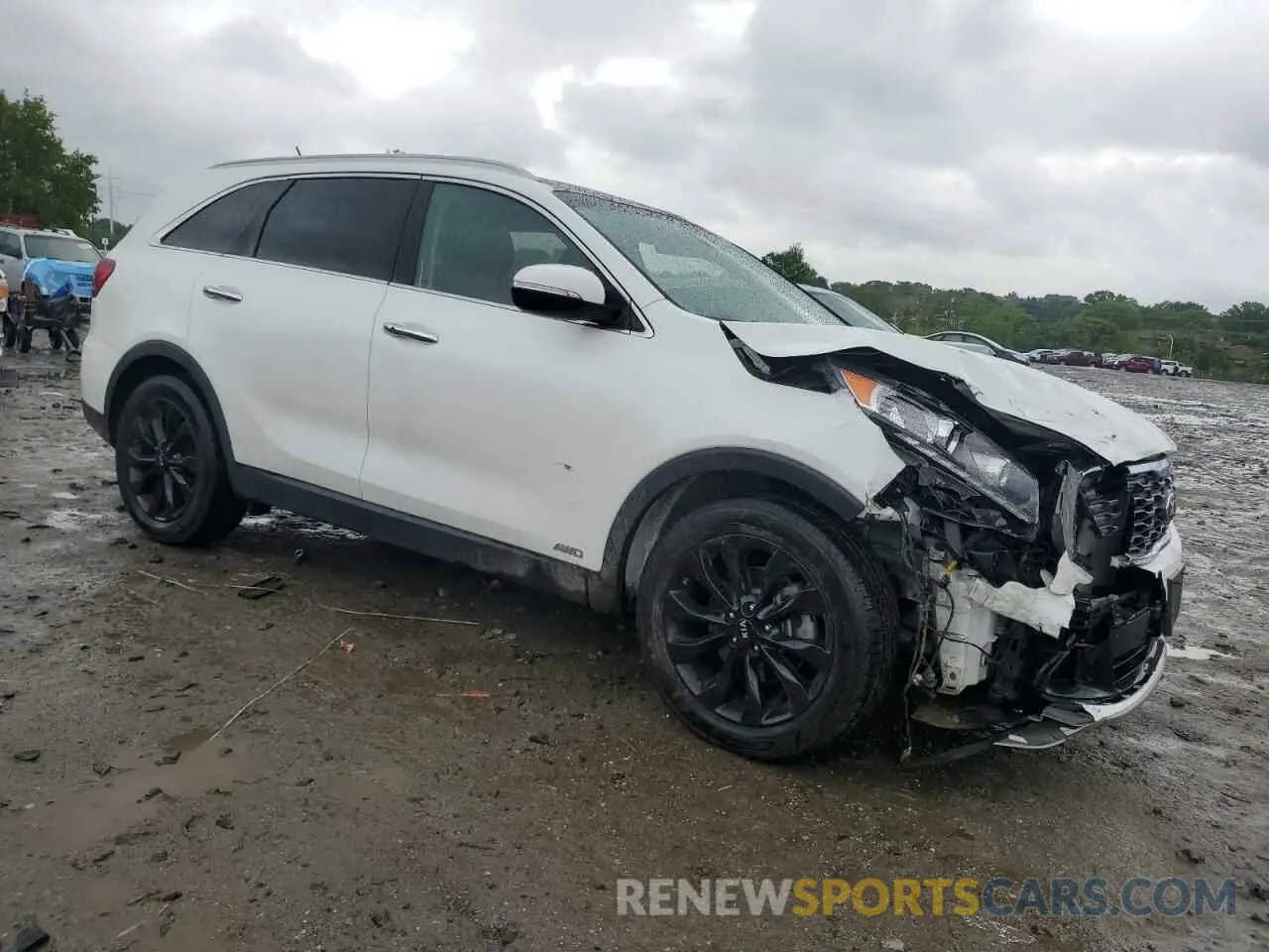 4 Photograph of a damaged car 5XYPHDA53LG678720 KIA SORENTO 2020