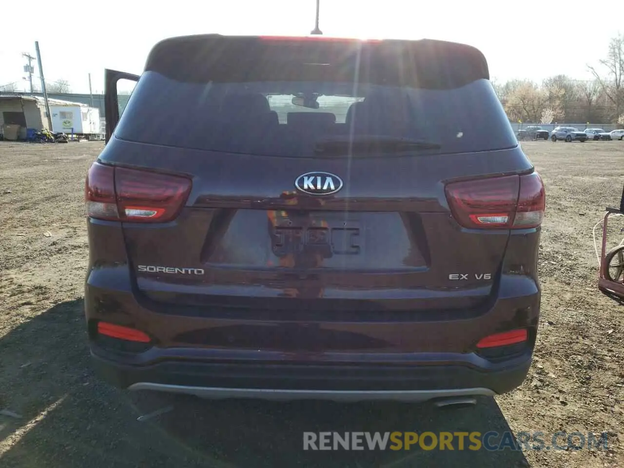 6 Photograph of a damaged car 5XYPHDA56LG691445 KIA SORENTO 2020