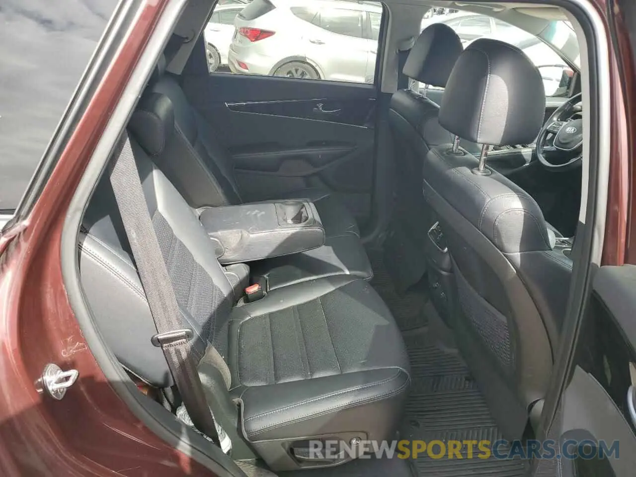 11 Photograph of a damaged car 5XYPHDA56LG694667 KIA SORENTO 2020