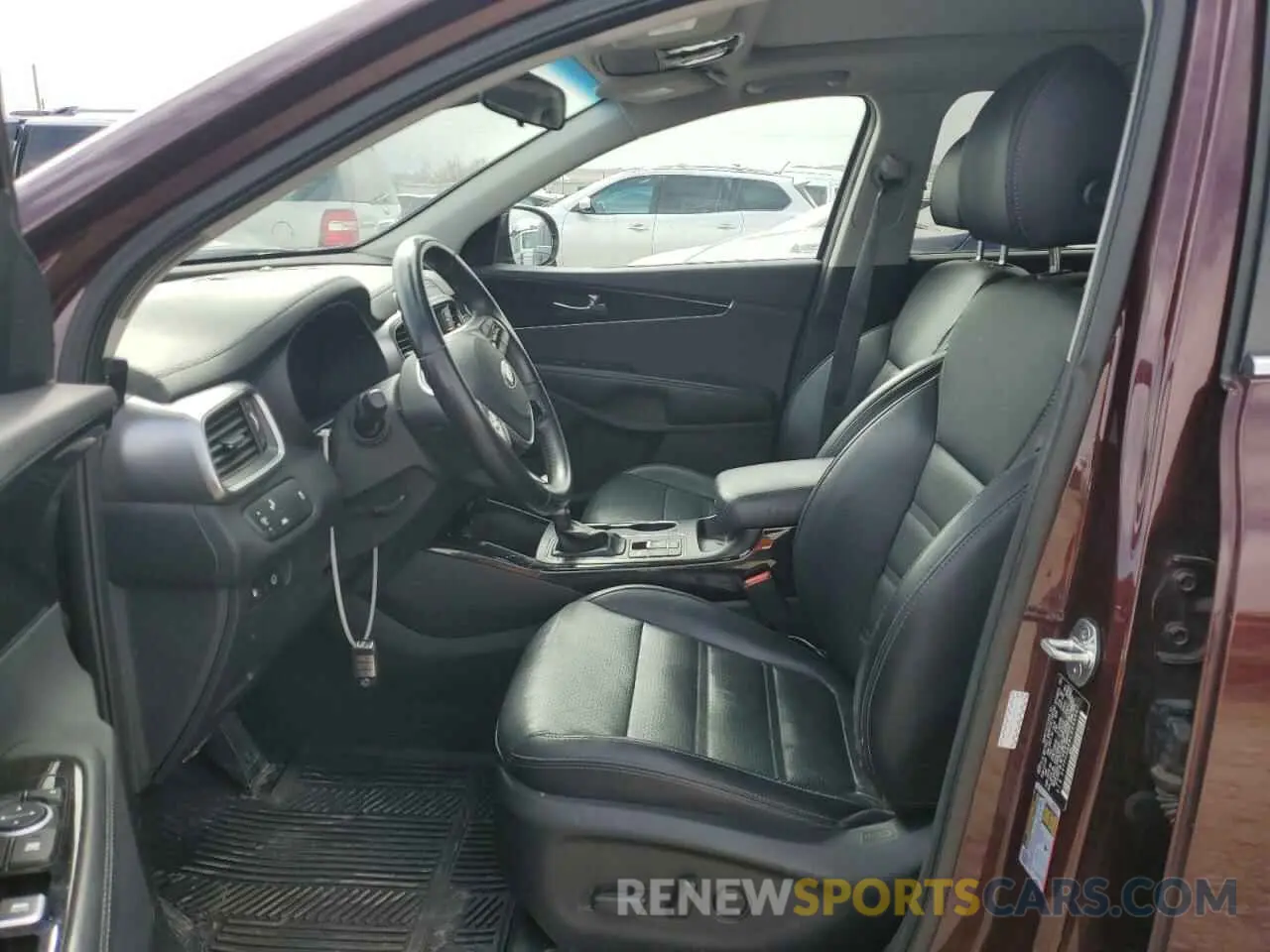 7 Photograph of a damaged car 5XYPHDA56LG694667 KIA SORENTO 2020