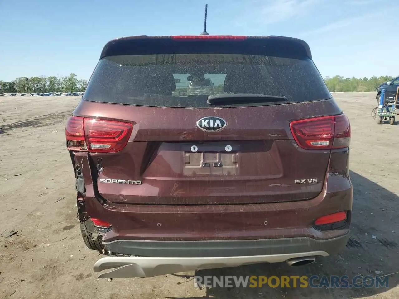 6 Photograph of a damaged car 5XYPHDA5XLG707405 KIA SORENTO 2020