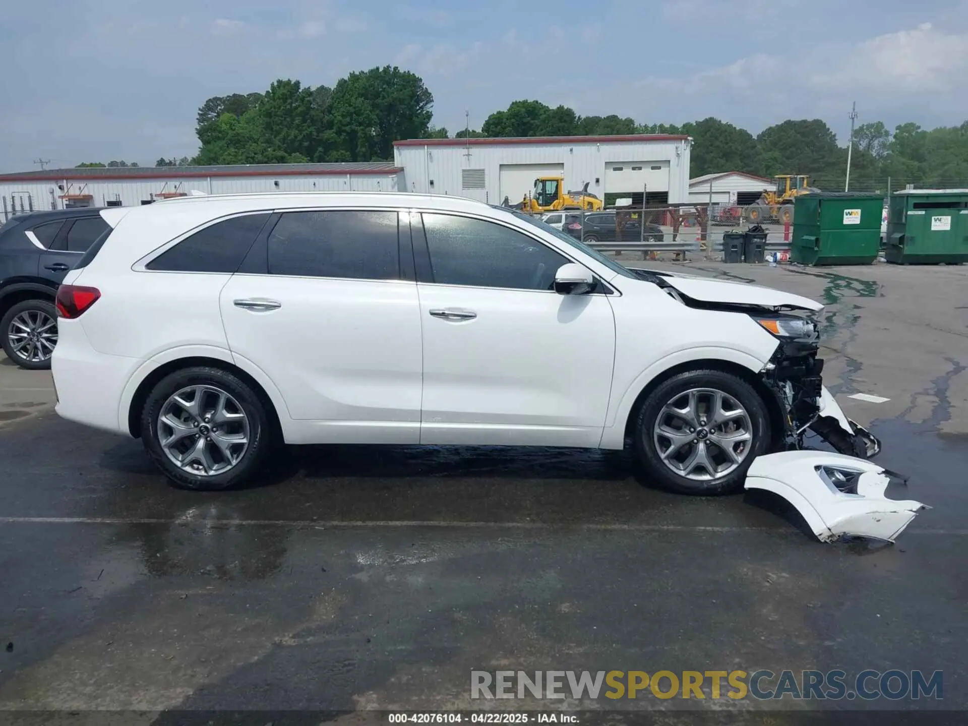 13 Photograph of a damaged car 5XYPK4A51LG650674 KIA SORENTO 2020