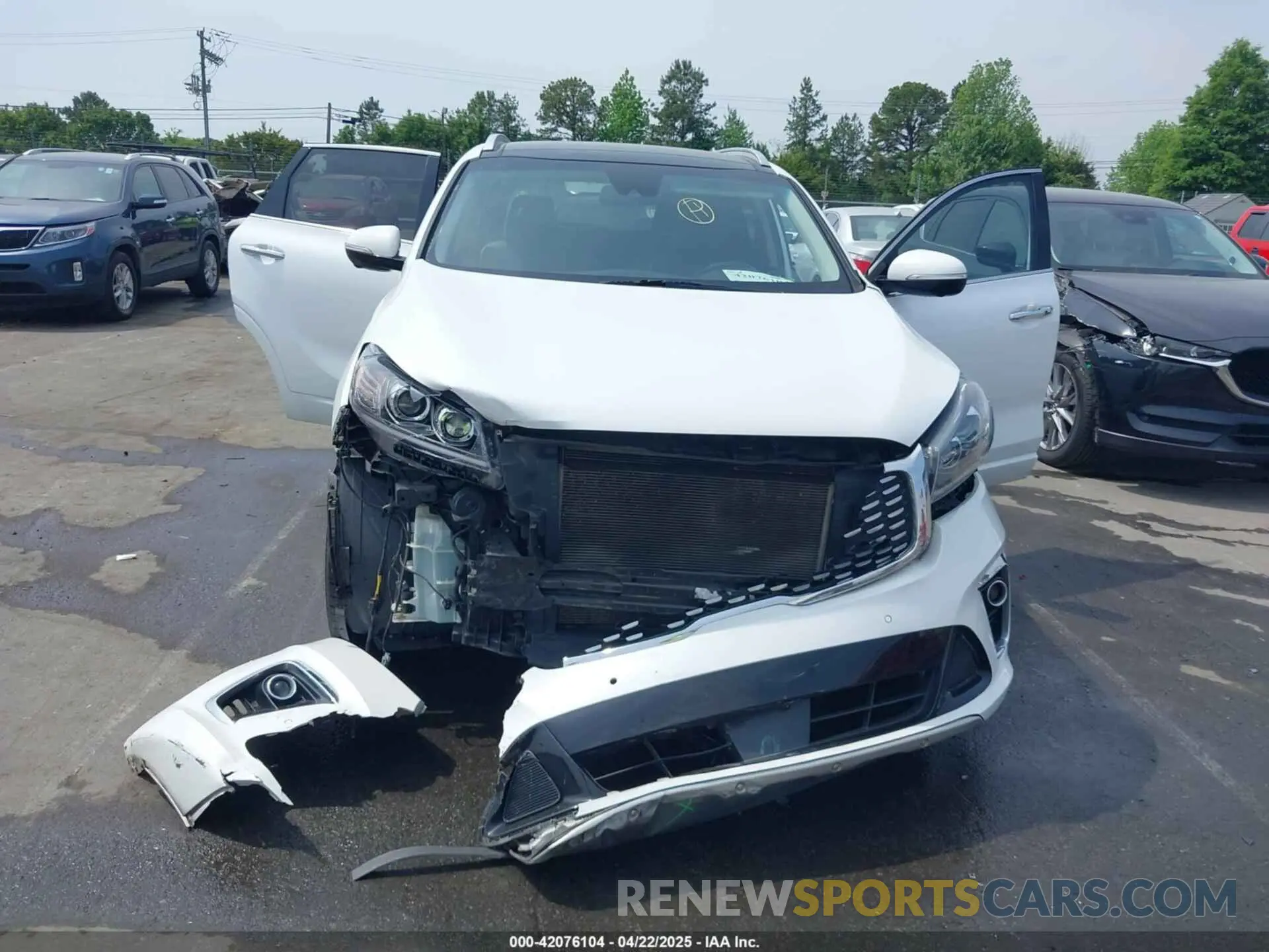 6 Photograph of a damaged car 5XYPK4A51LG650674 KIA SORENTO 2020