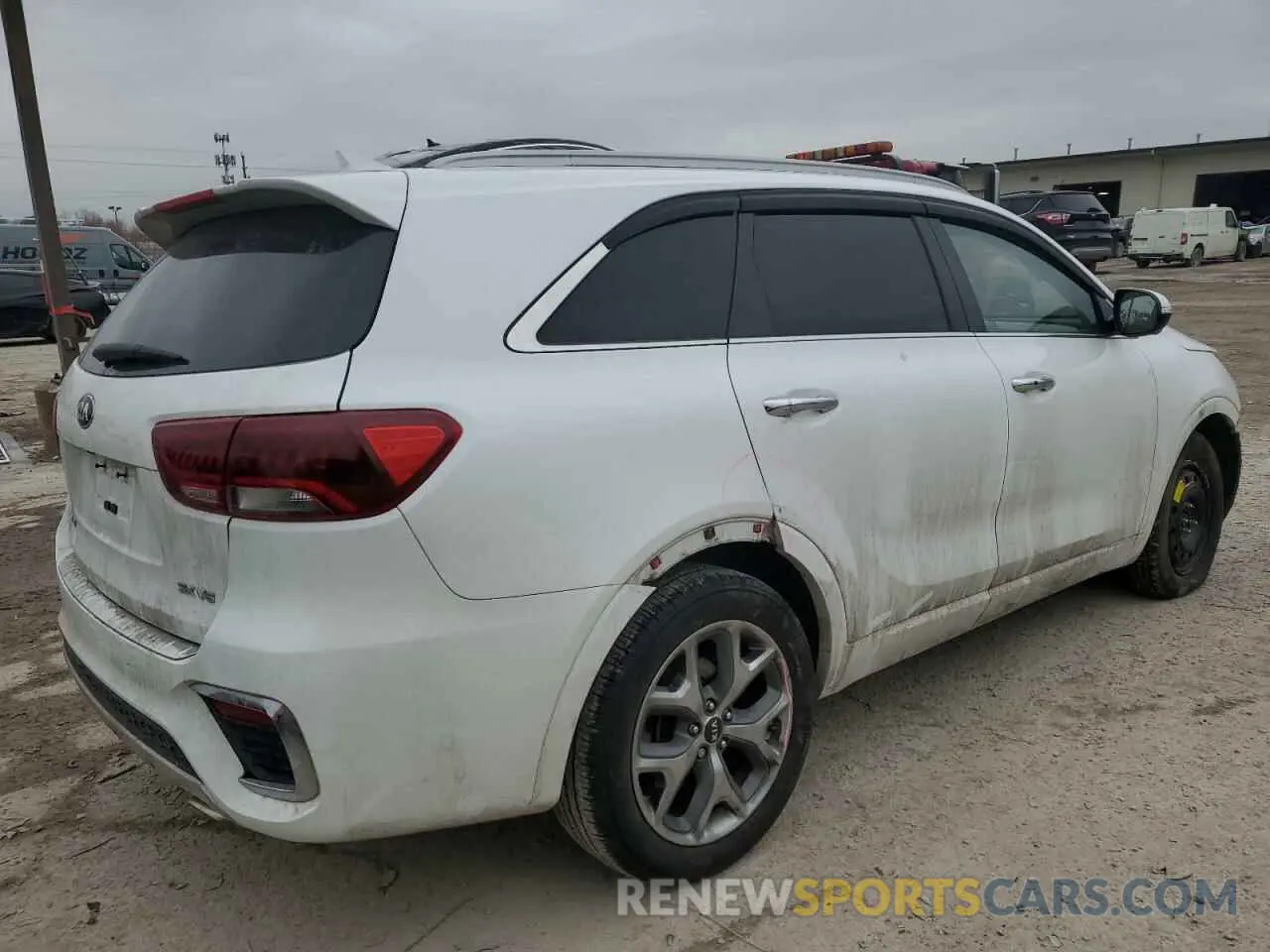 3 Photograph of a damaged car 5XYPK4A51LG670018 KIA SORENTO 2020