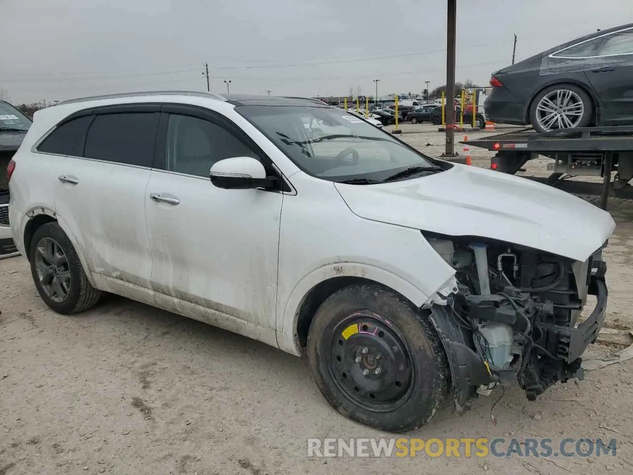 4 Photograph of a damaged car 5XYPK4A51LG670018 KIA SORENTO 2020