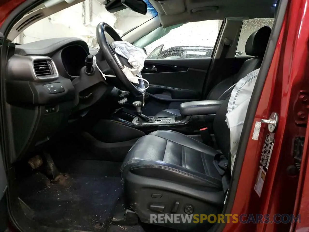 7 Photograph of a damaged car 5XYPKDA51LG670620 KIA SORENTO 2020