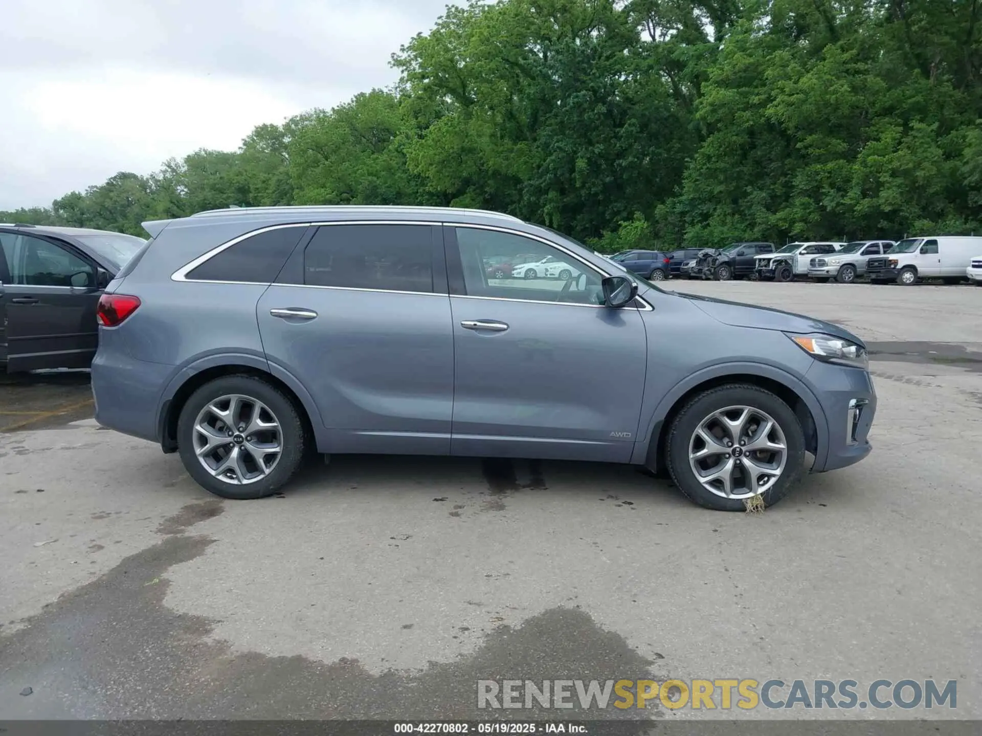 14 Photograph of a damaged car 5XYPKDA52LG648240 KIA SORENTO 2020
