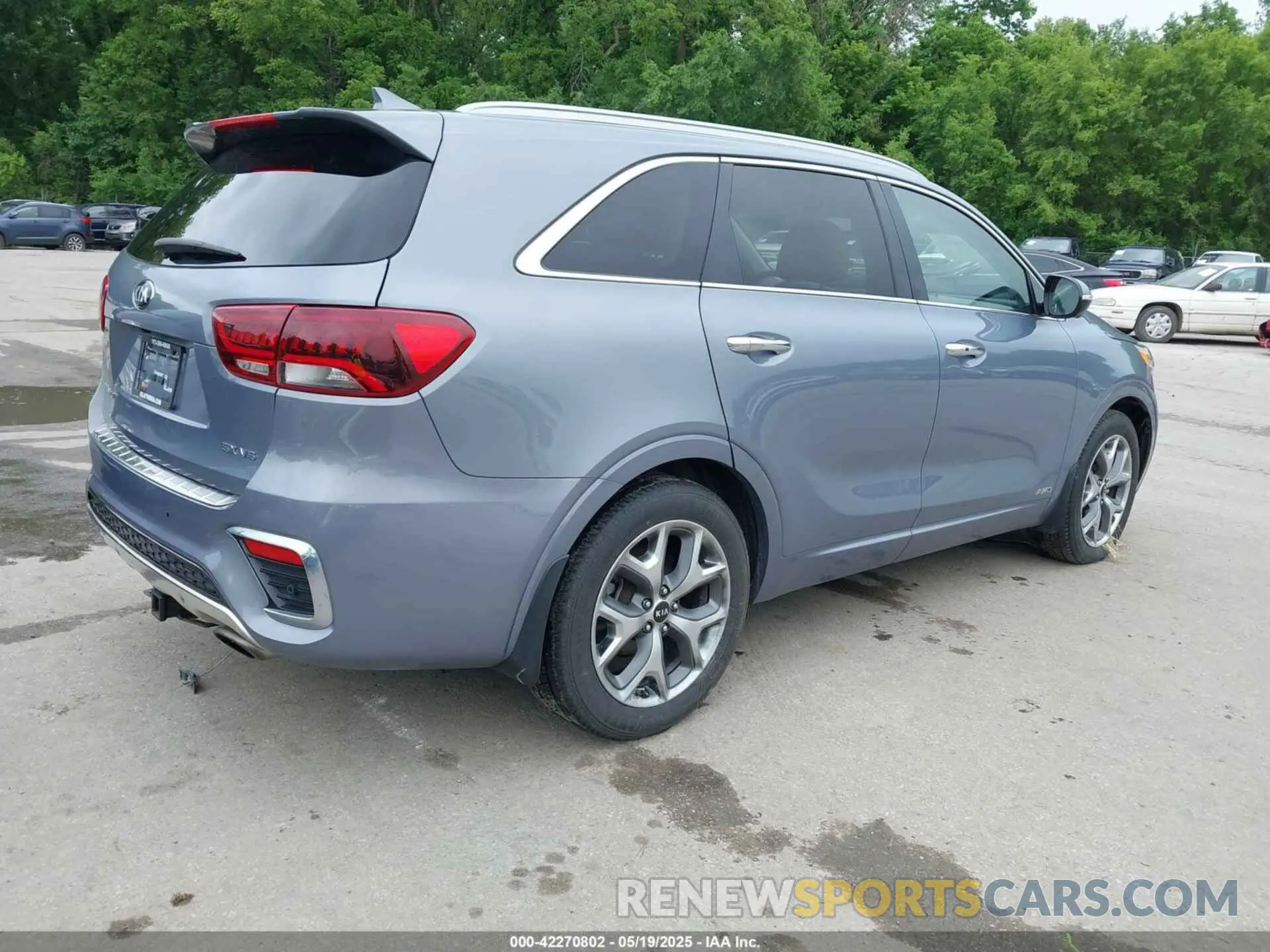 4 Photograph of a damaged car 5XYPKDA52LG648240 KIA SORENTO 2020